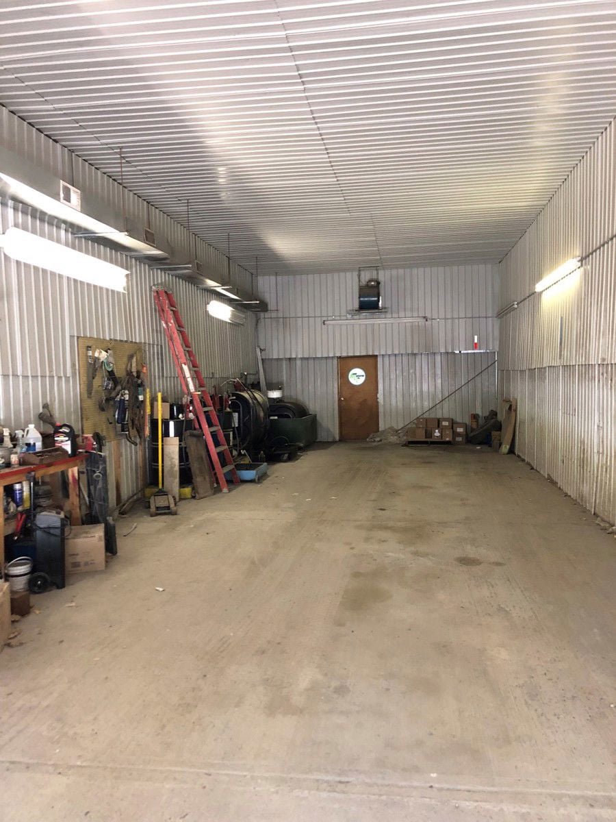 Warehouse bldg.- interior shop