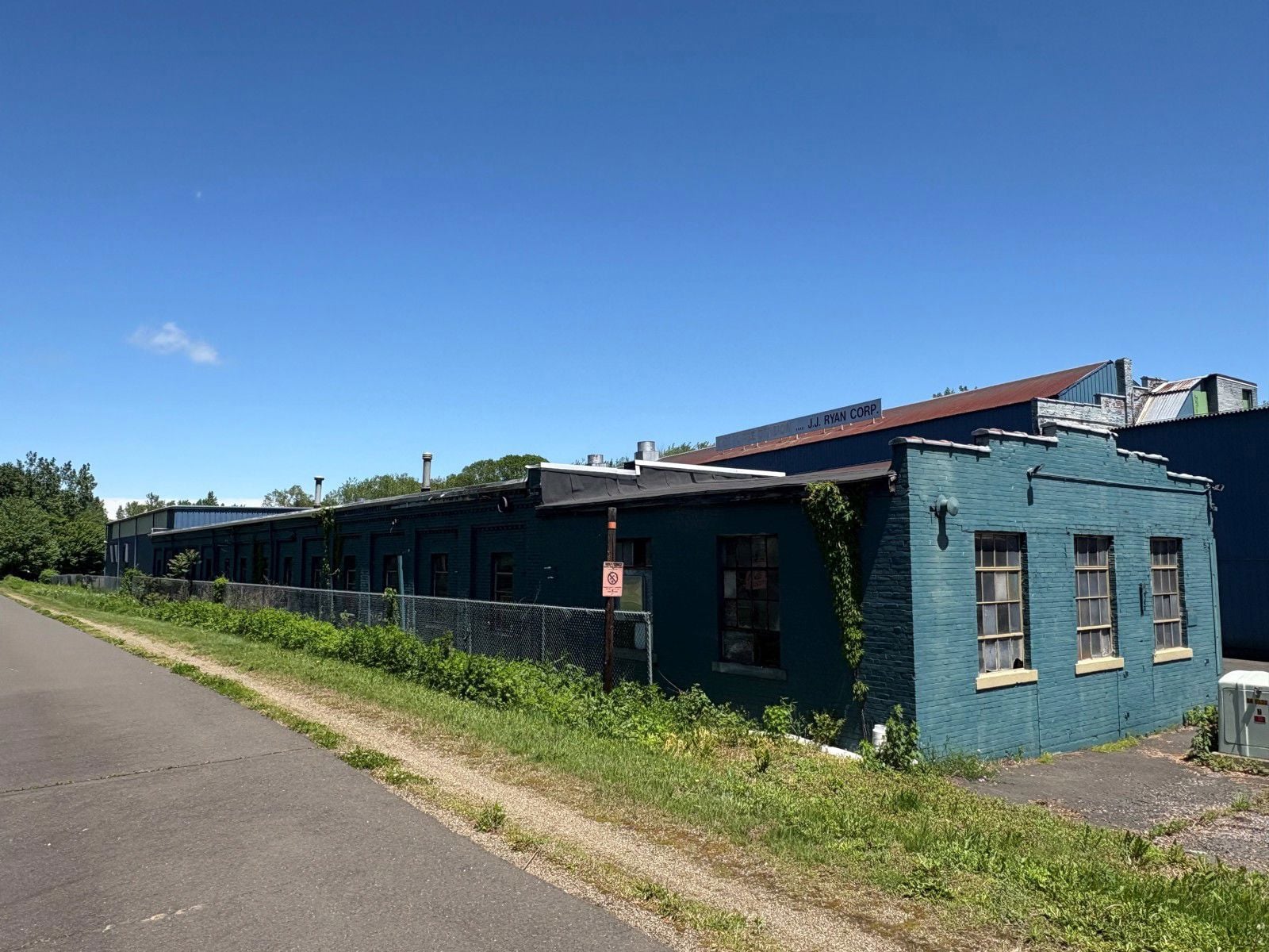 335 Atwater Street - Image 4