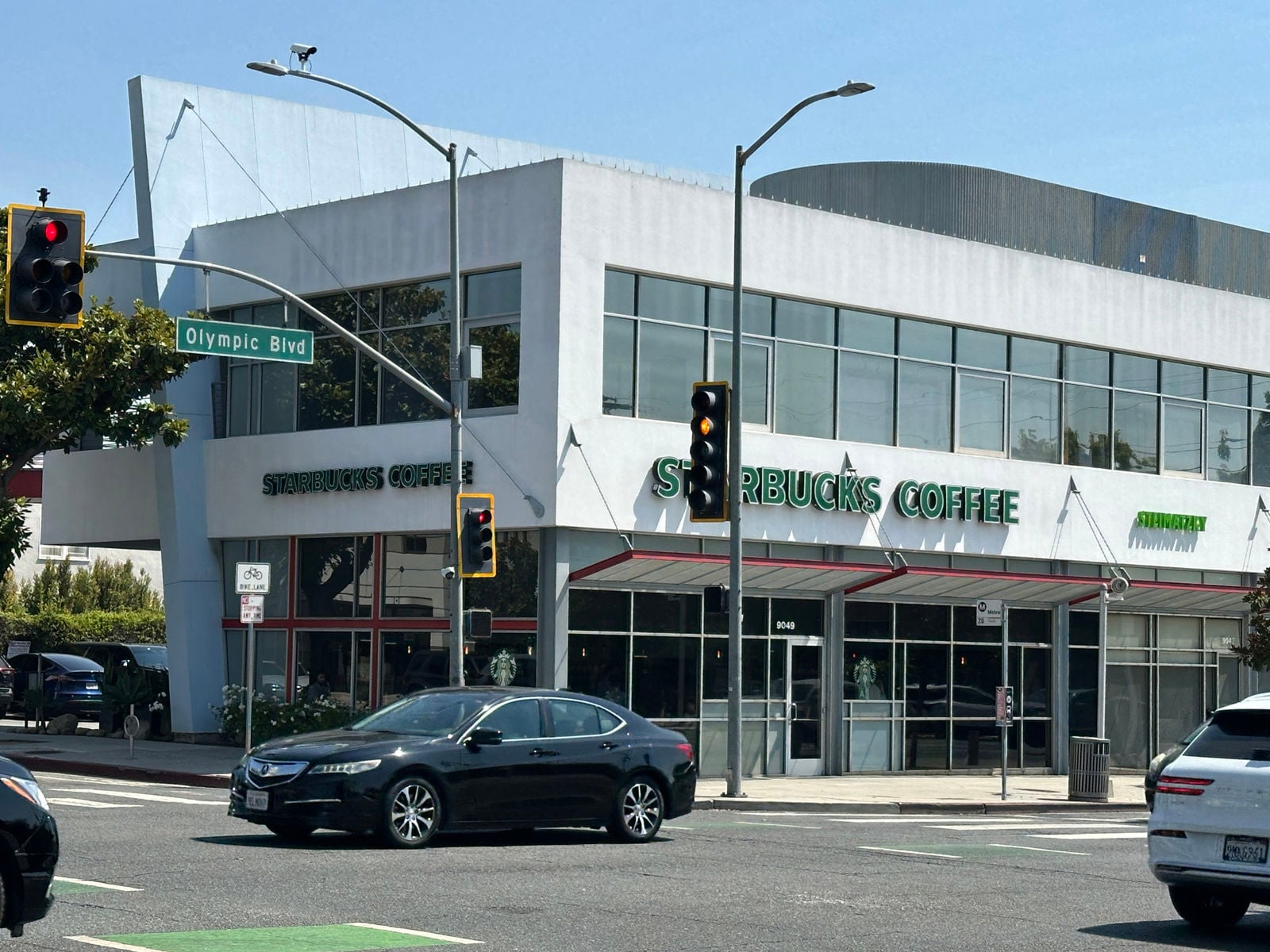 20250805_180129105_iOS