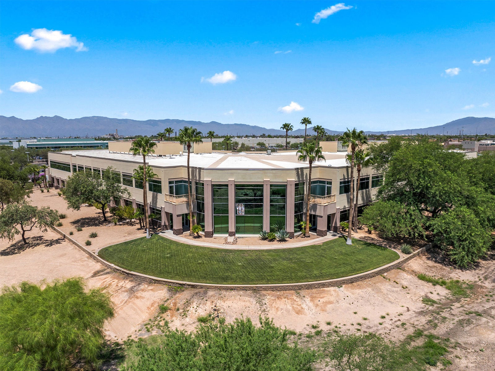 3535 E Valencia_SW Facade