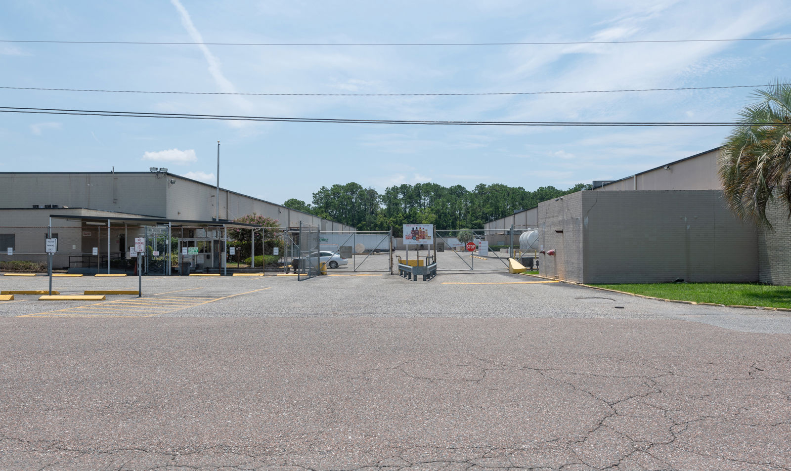 CBRE - 540 Beautyrest - Exteriors-8335