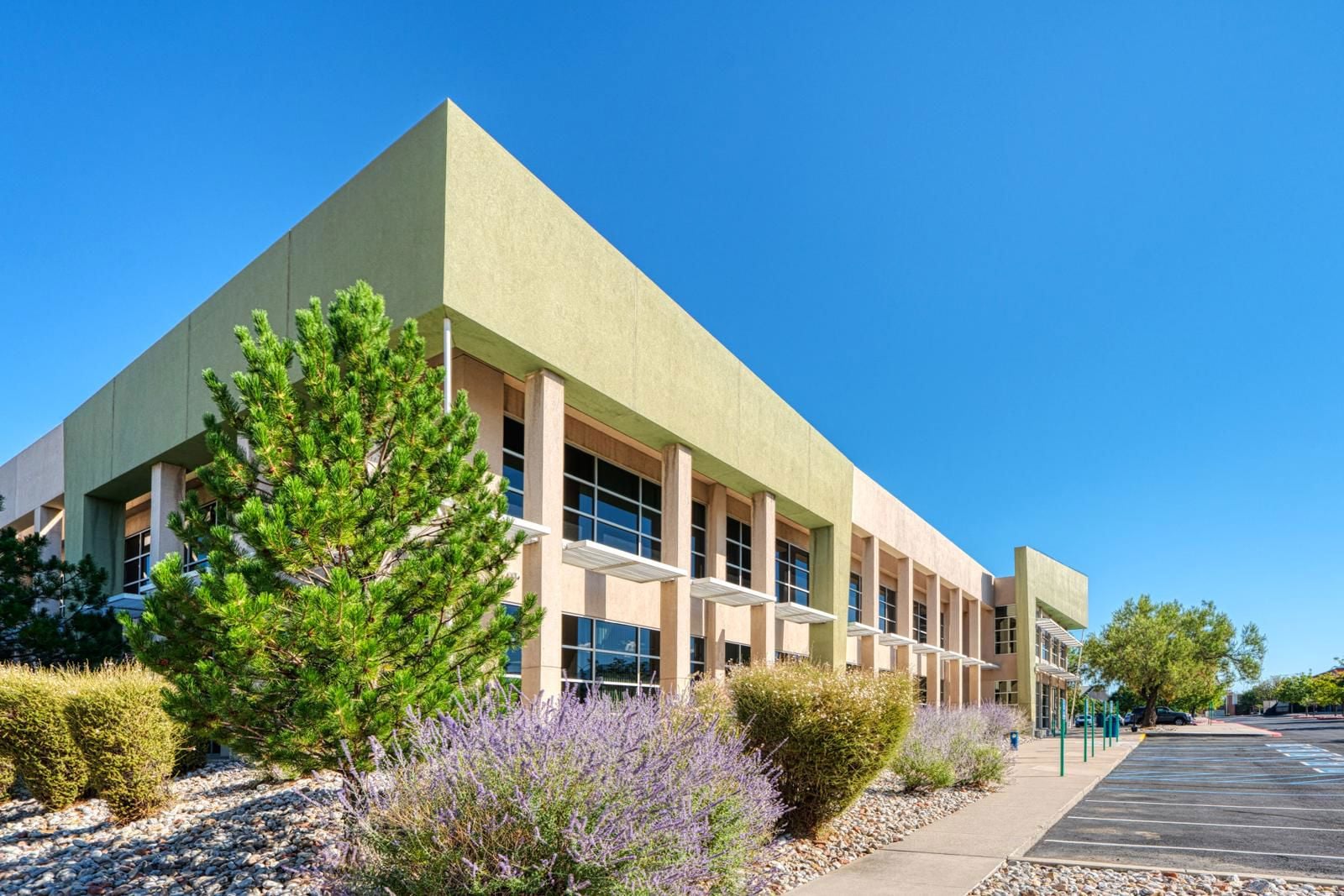 DSC06040_AuroraHDR-edit