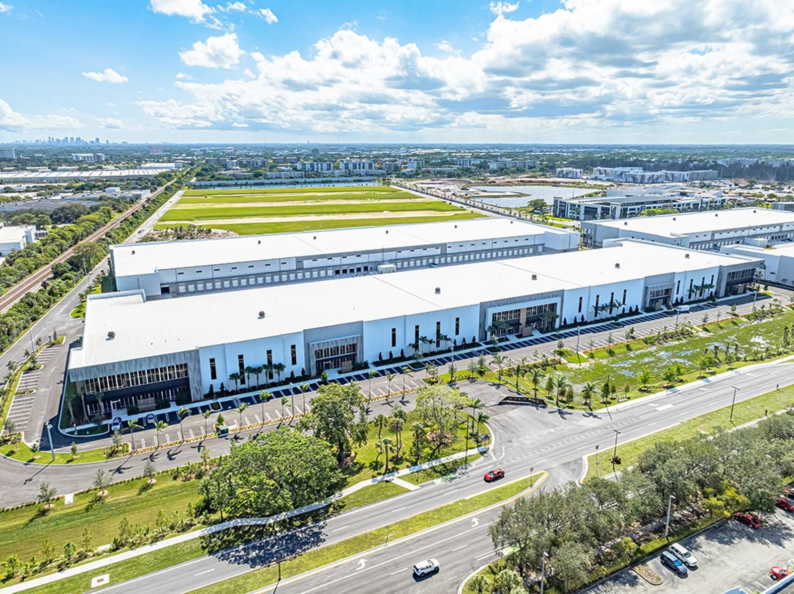 Aerial_B3-RaceTrackLogistics_S3_11