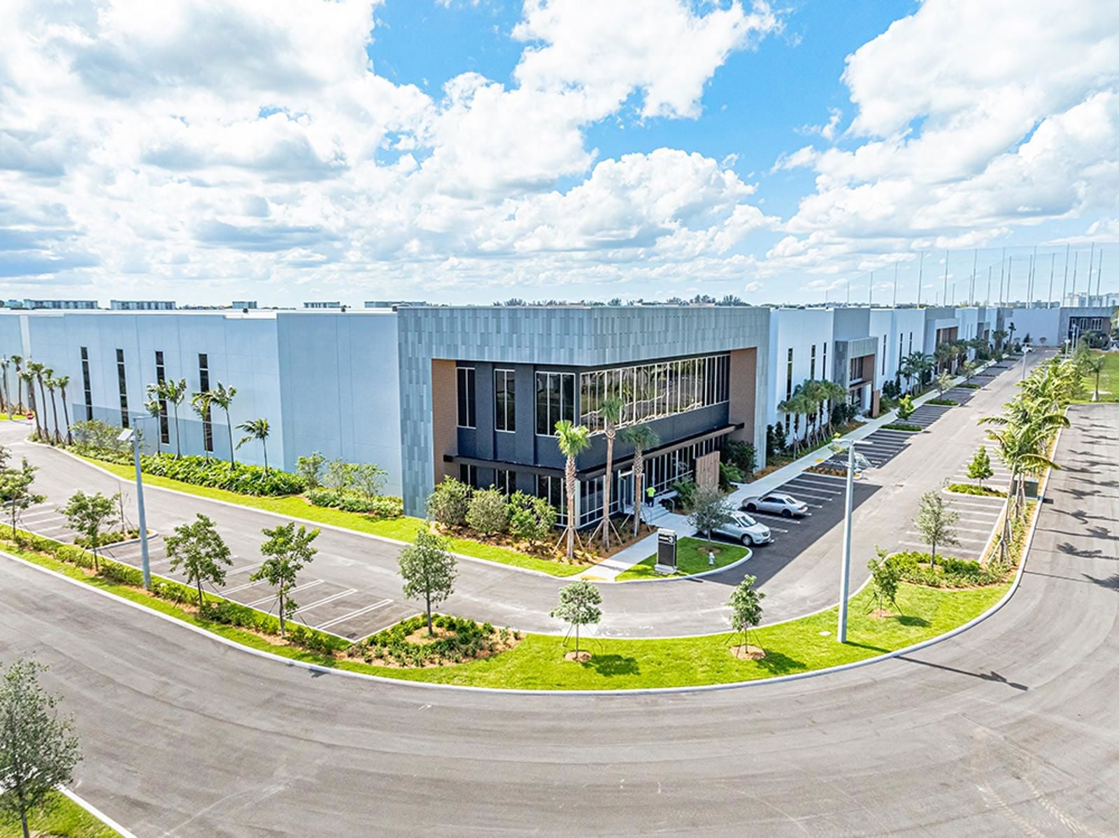 Aerial_B3-RaceTrackLogistics_S3_1