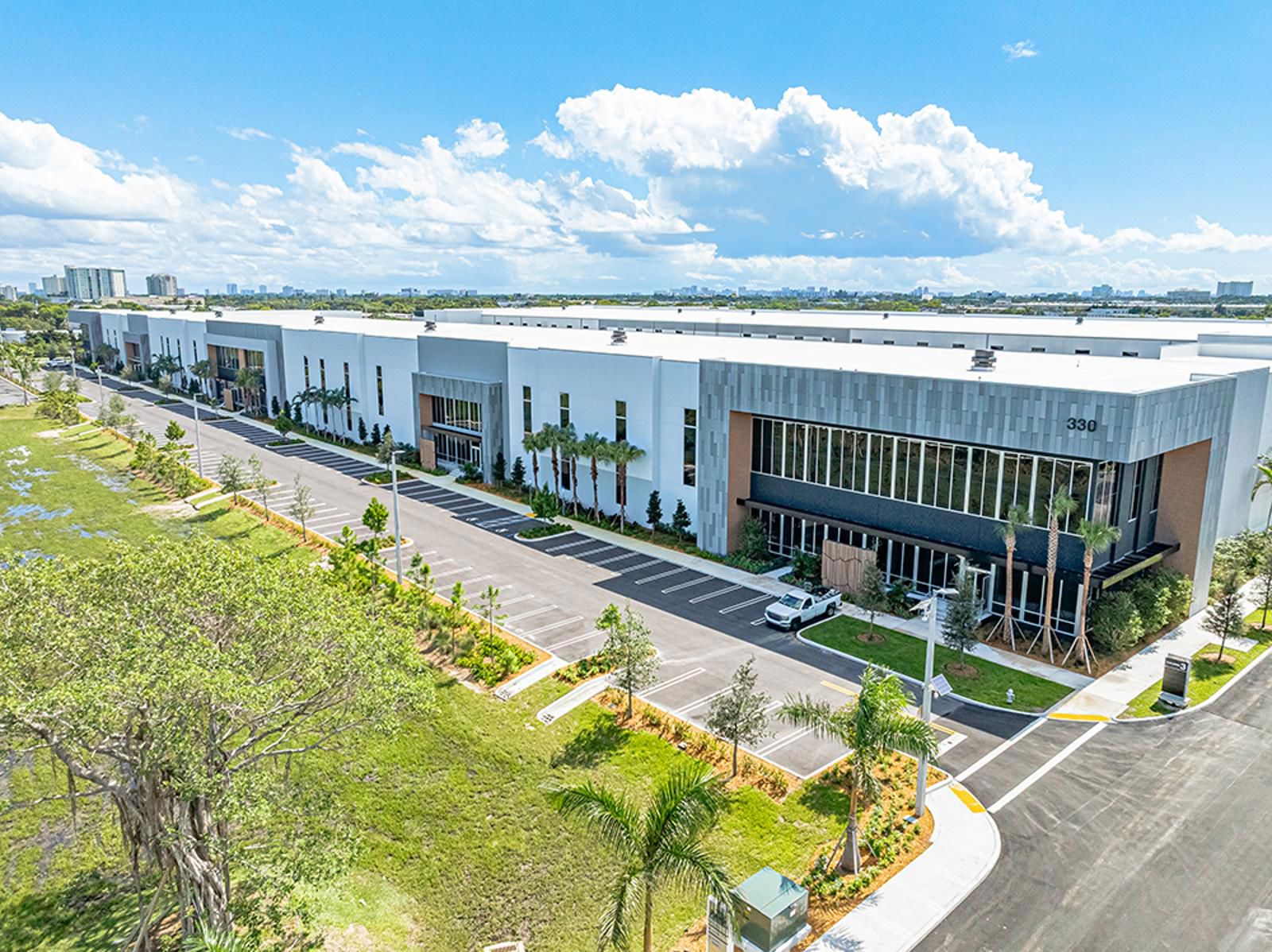 Aerial_B3-RaceTrackLogistics_S3_4