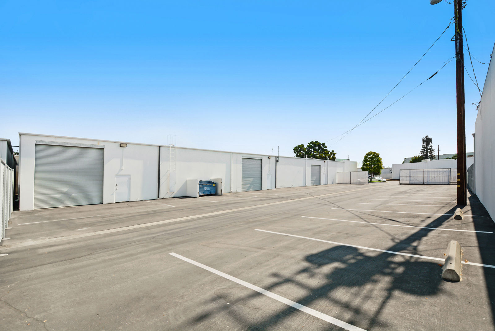 2221 Dupont_Loading (2)