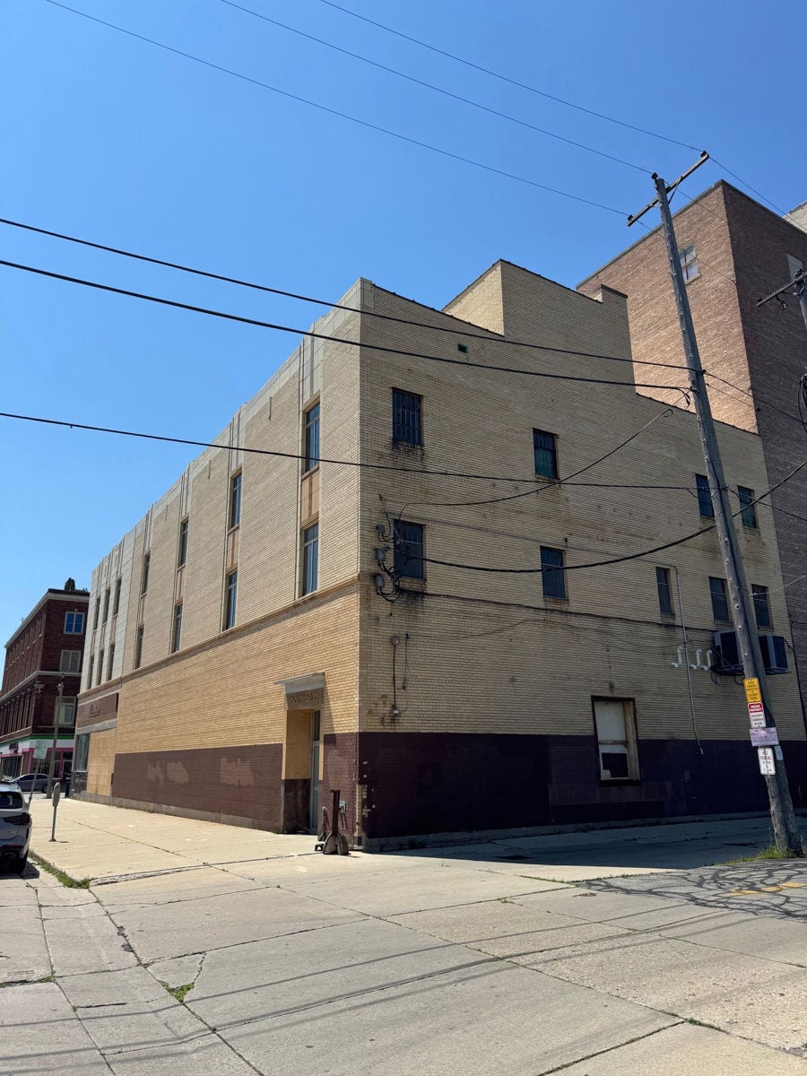 1000-1006 W Historic Mitchell St 4