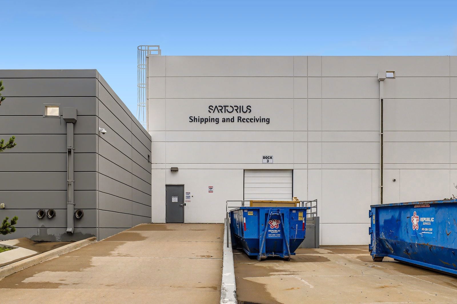 6542 Fig Street - Web Quality - 015 - 16 Loading Dock