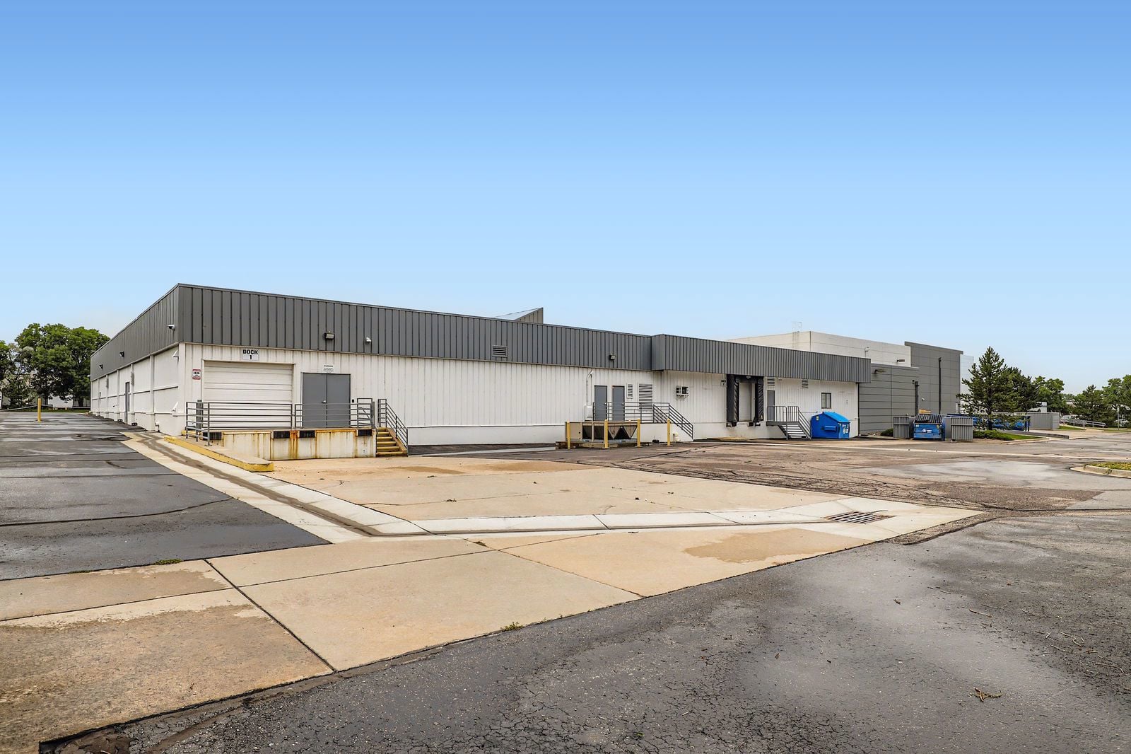 6542 Fig Street - Web Quality - 019 - 21 Loading Dock