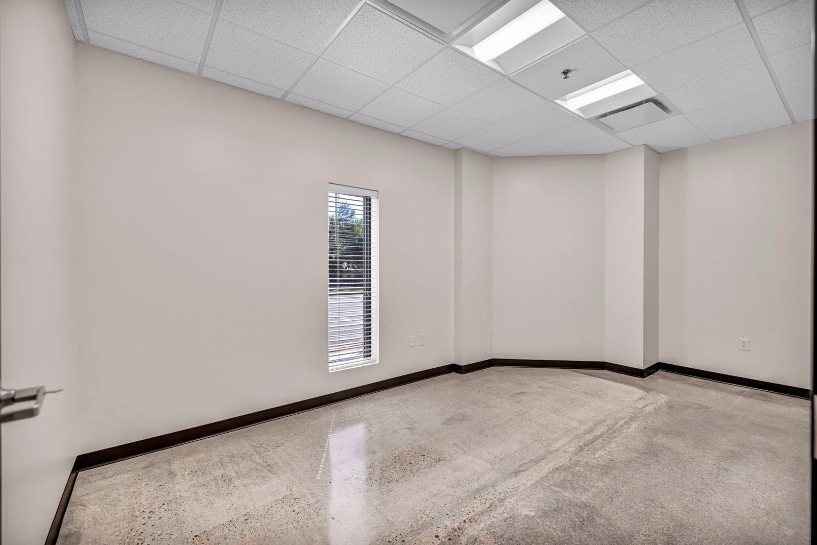 4806 Commercial Park - 28