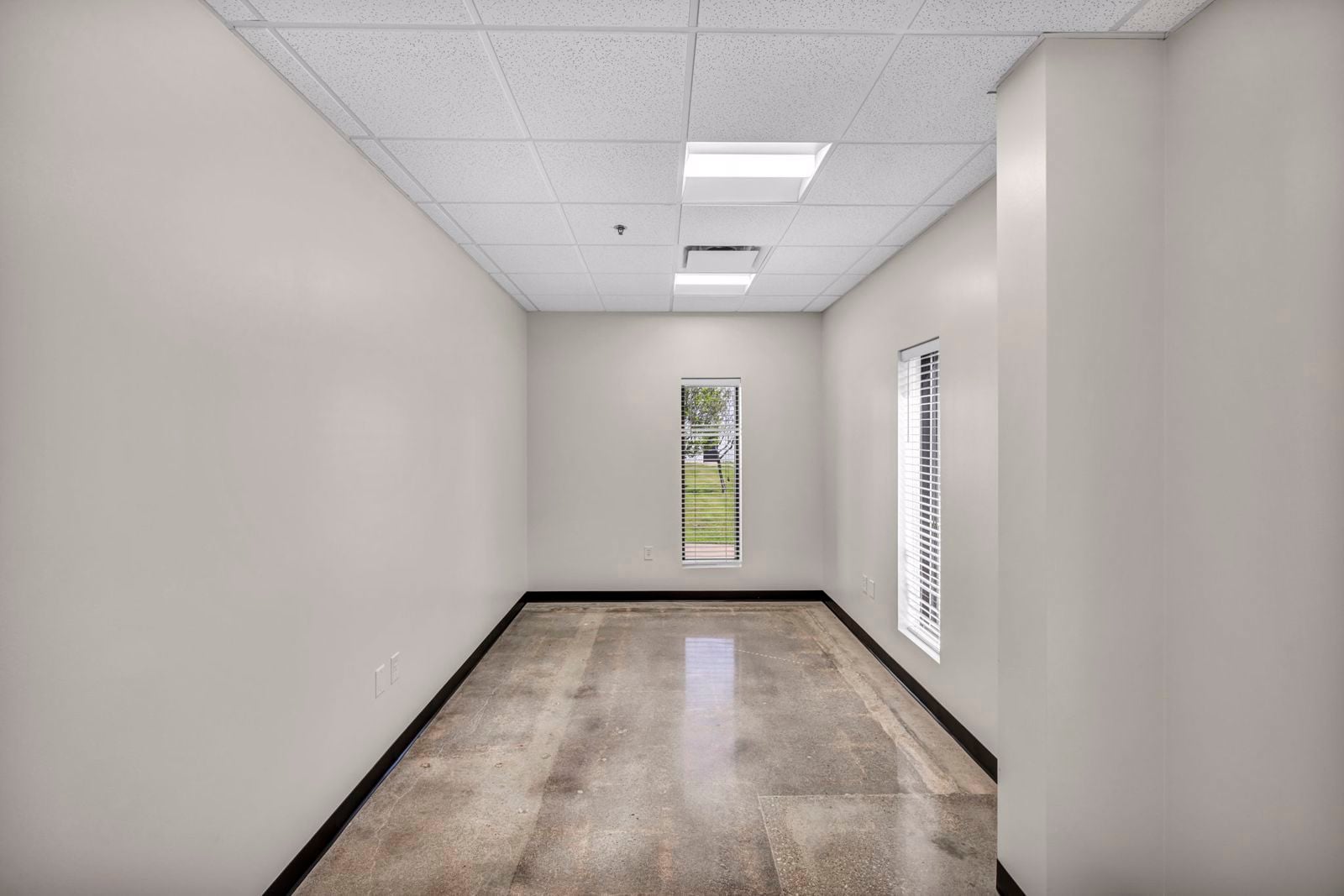 4806 Commercial Park - 27