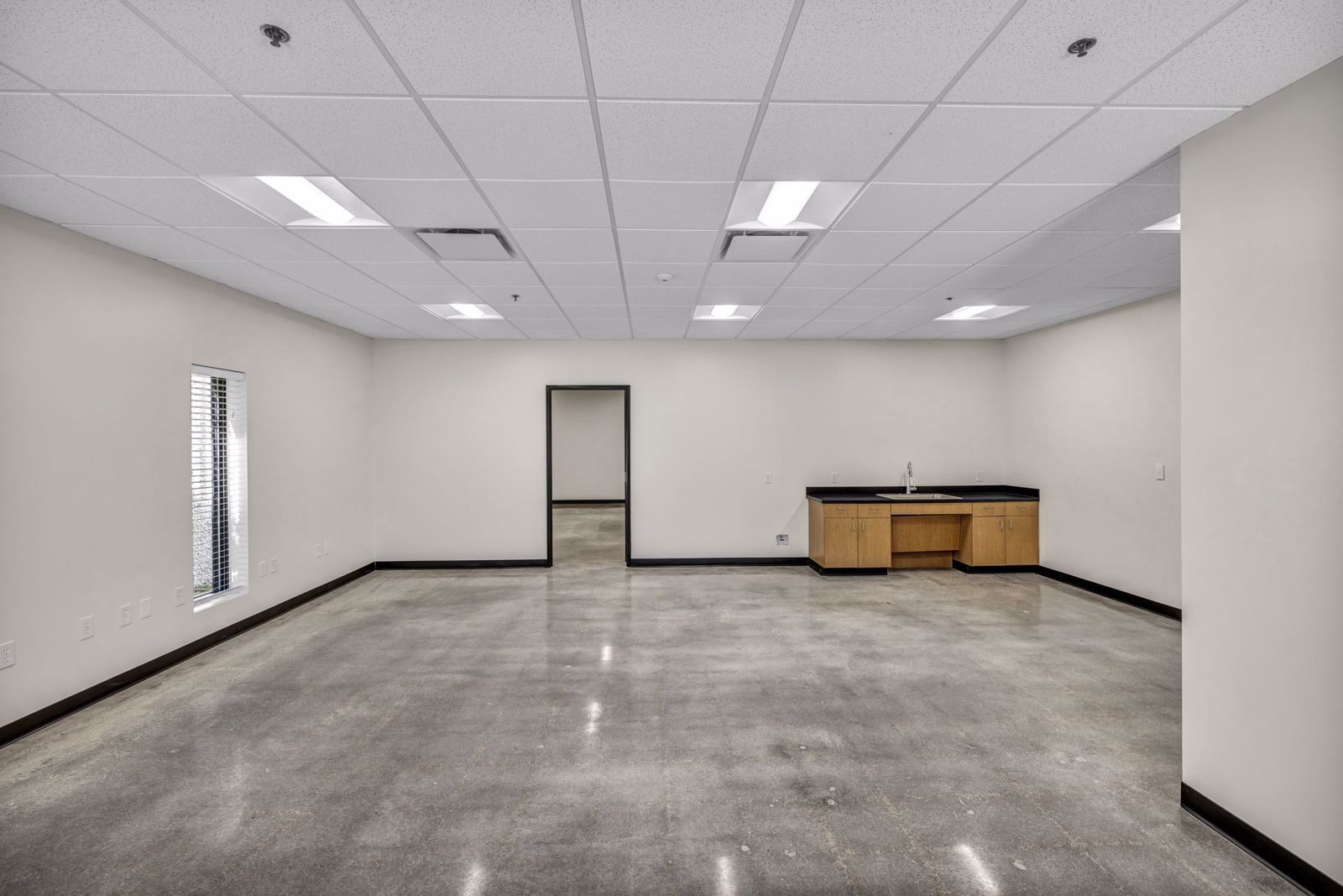 4806 Commercial Park - 12