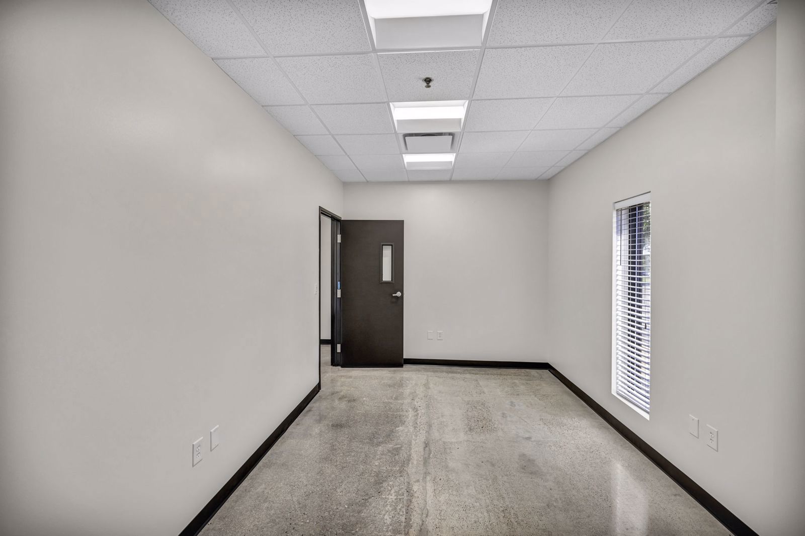 4806 Commercial Park - 29