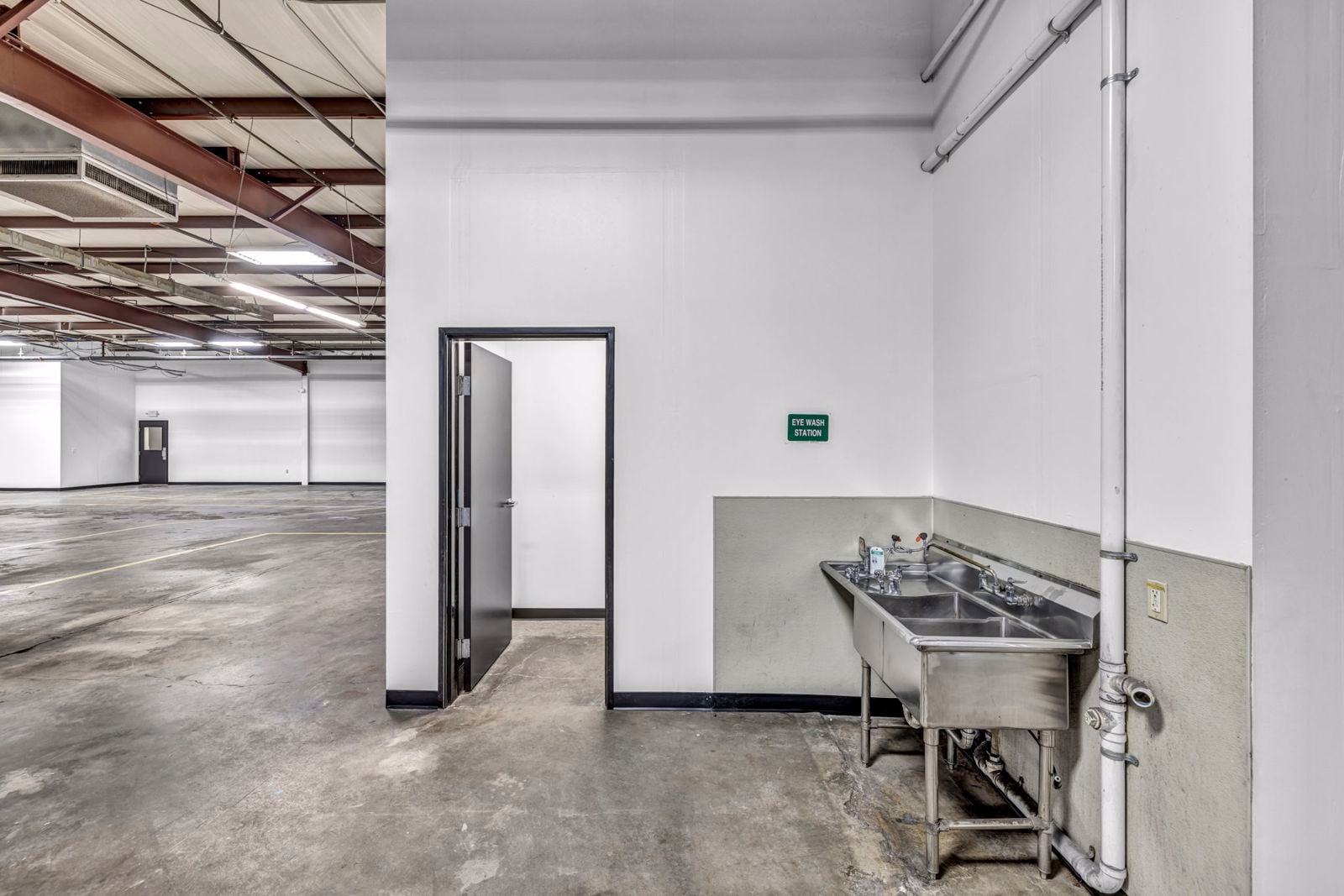 4806 Commercial Park - 21