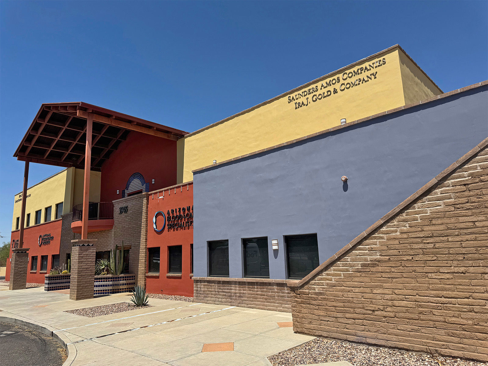 3945 E Paradise Falls - Cover