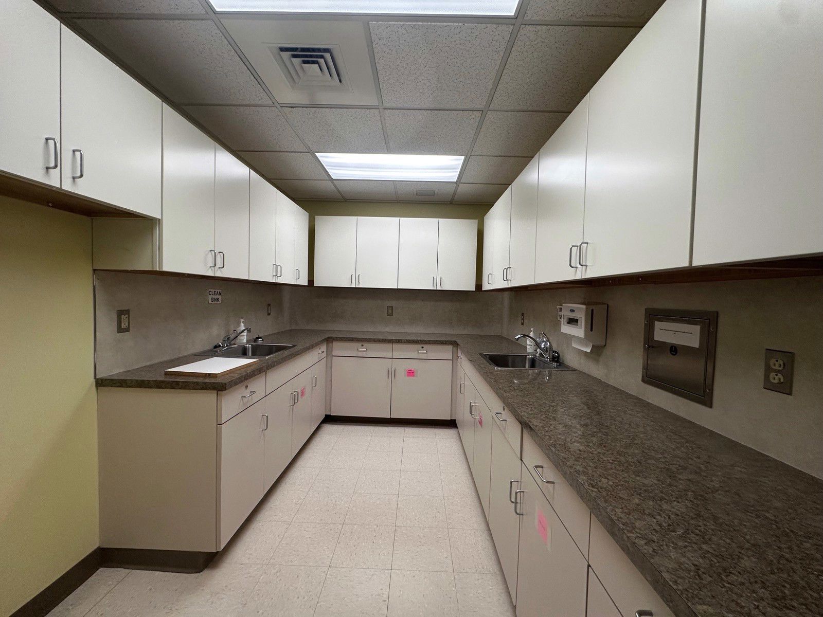 546 Cromwell Ave_inside 1st floor pic 14