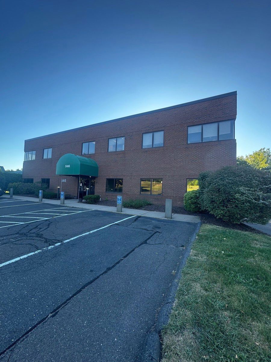 546 Cromwell Ave_bldg pic 2
