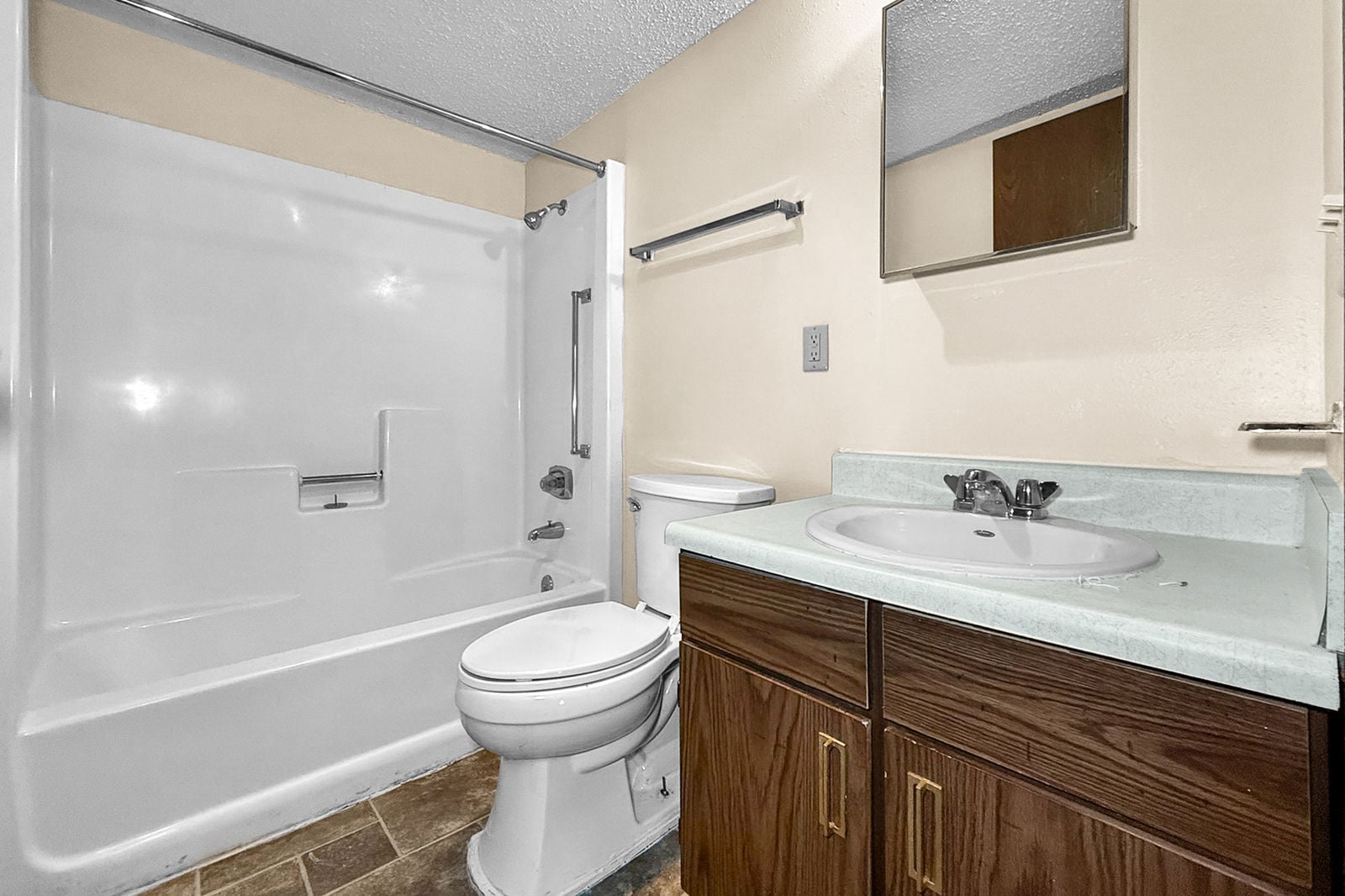 Mapleleaf Apartments