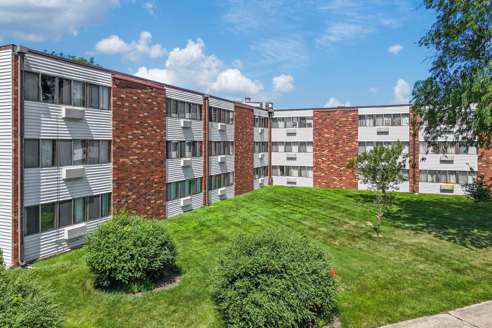 Mapleleaf Apartments