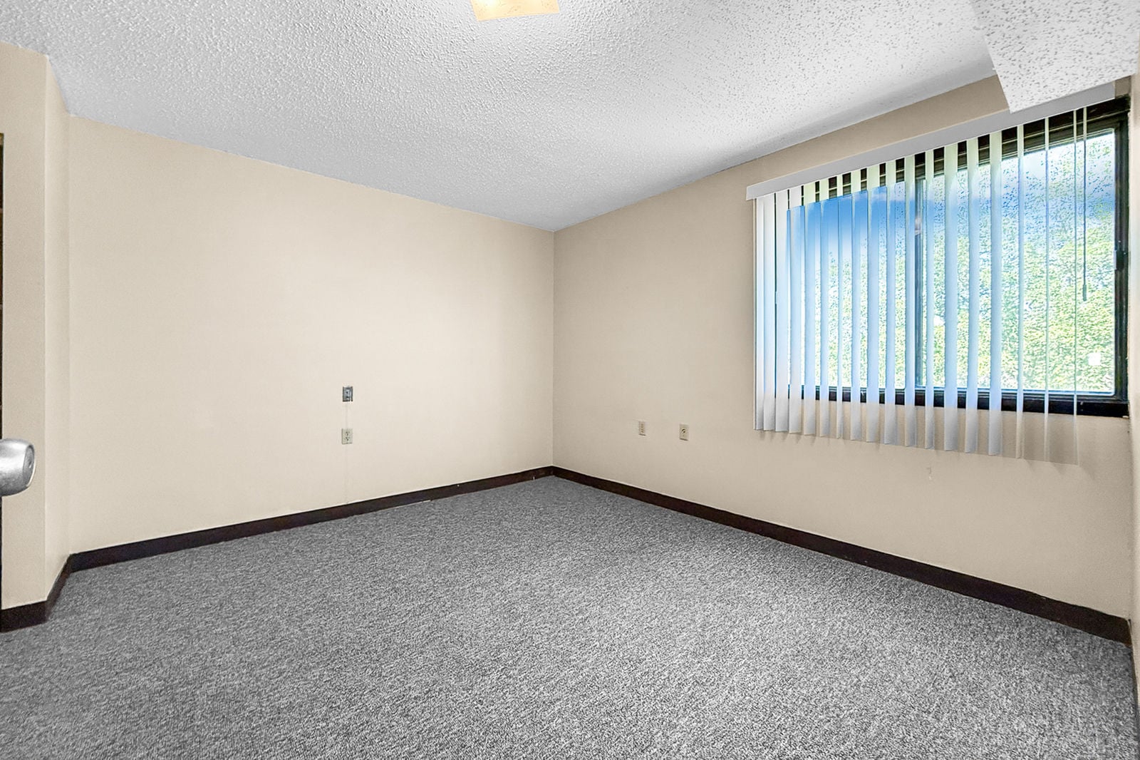 Mapleleaf Apartments