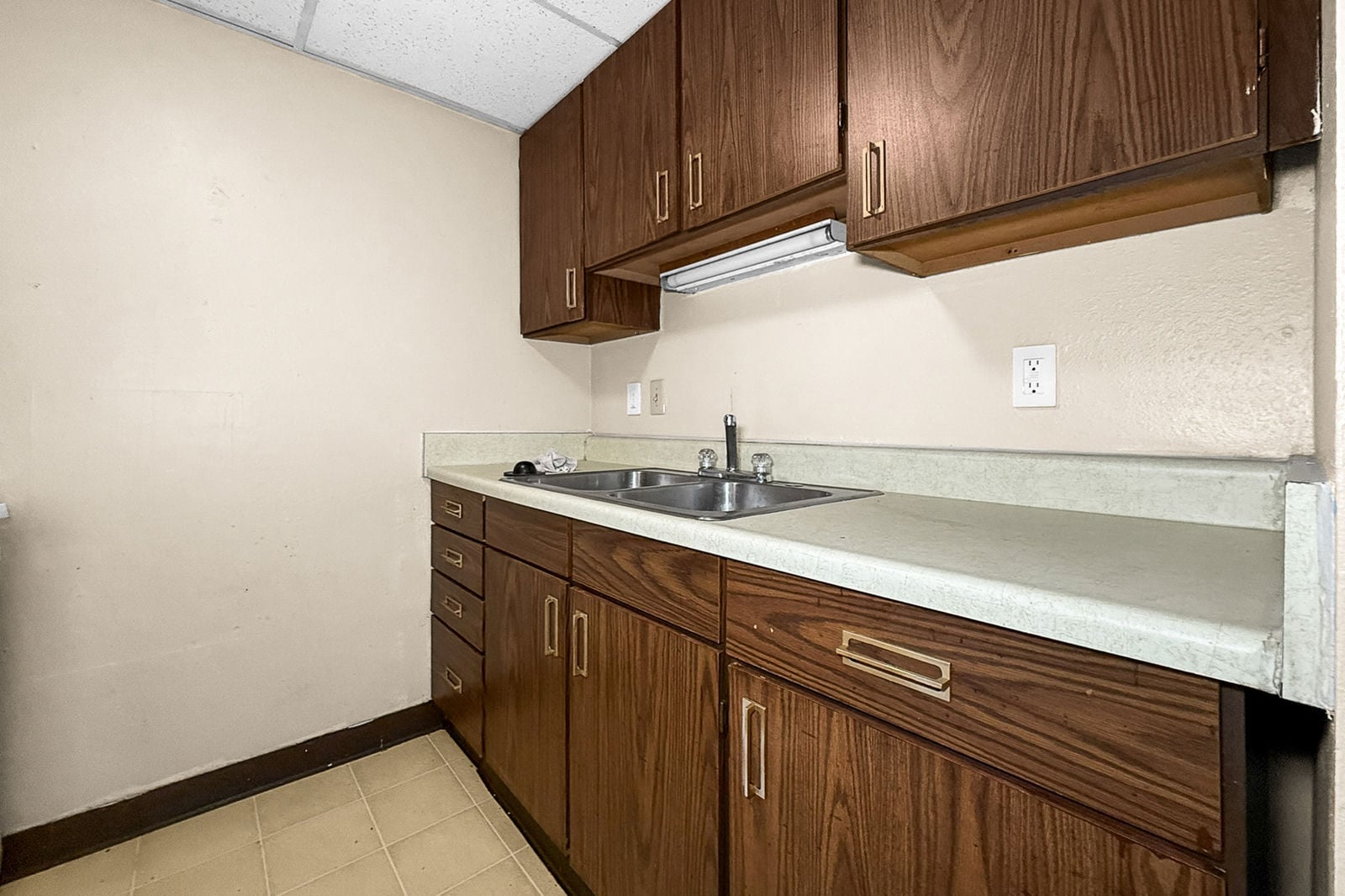 Mapleleaf Apartments