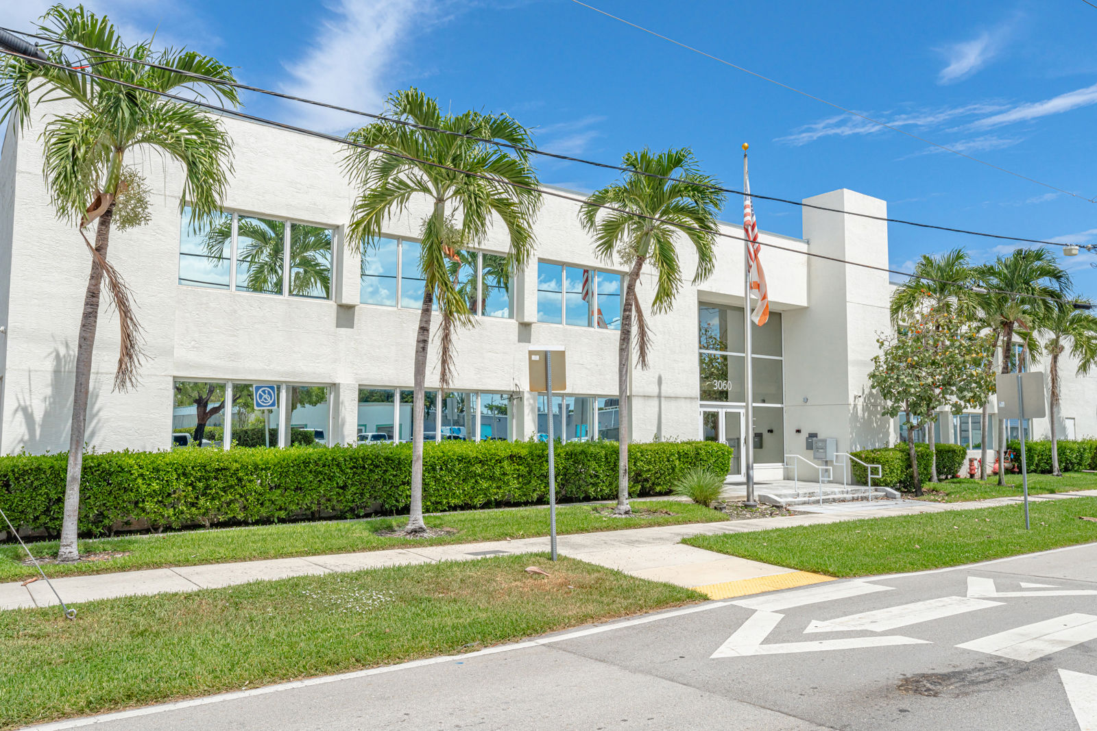 Exterior_3060SW2Ave_FTL_7