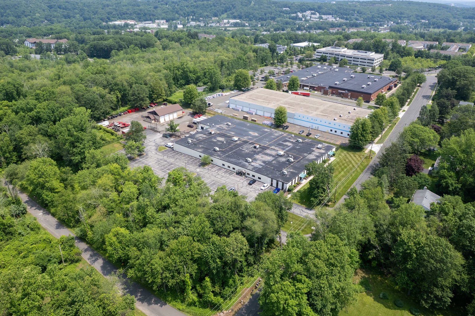 55 Old Ridgebury Road - Image 3