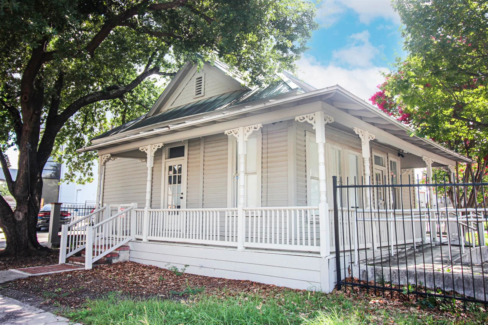 225 West Poplar Street - Image 3