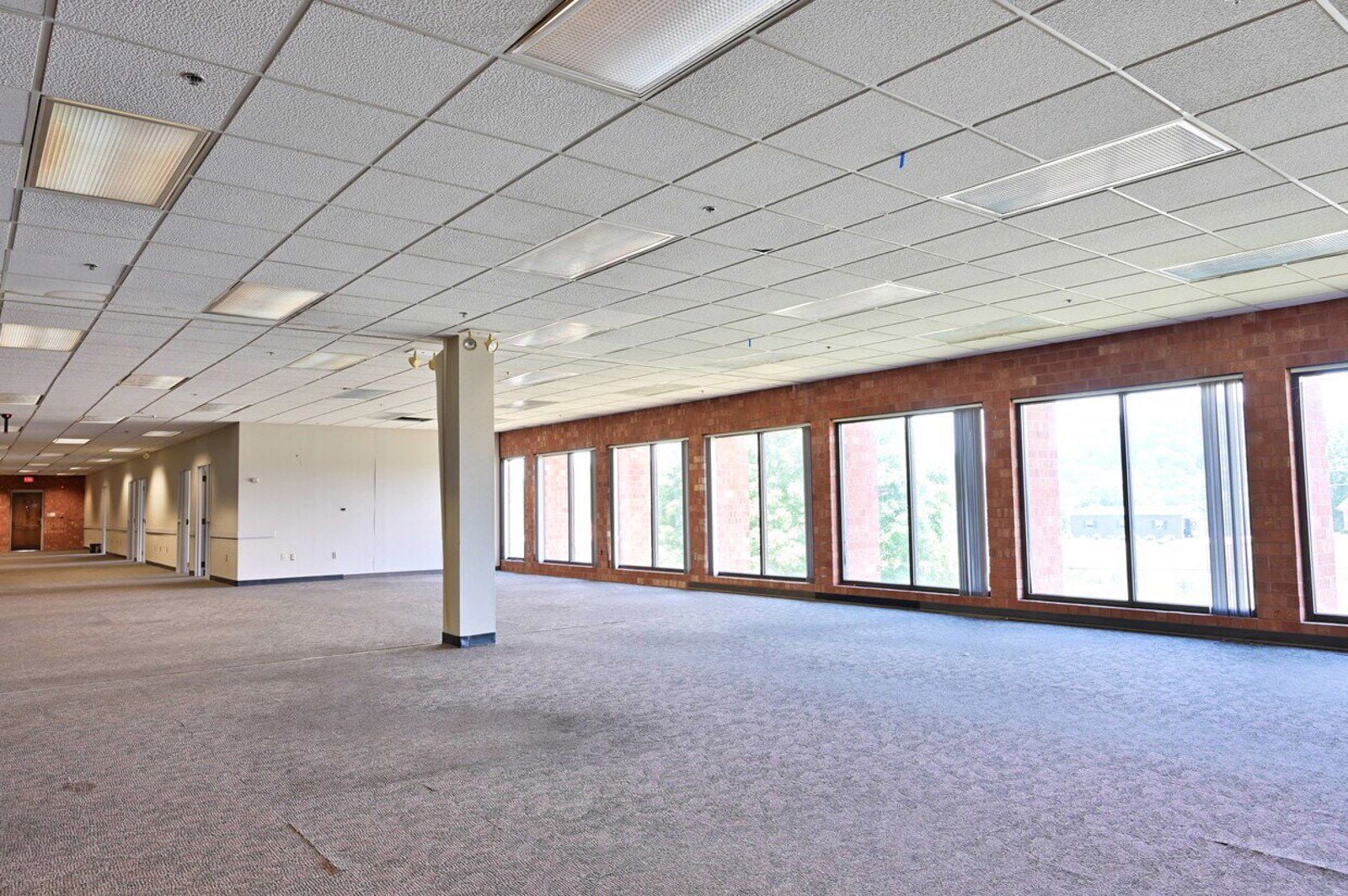 7500 U.S. 11W - Image 29