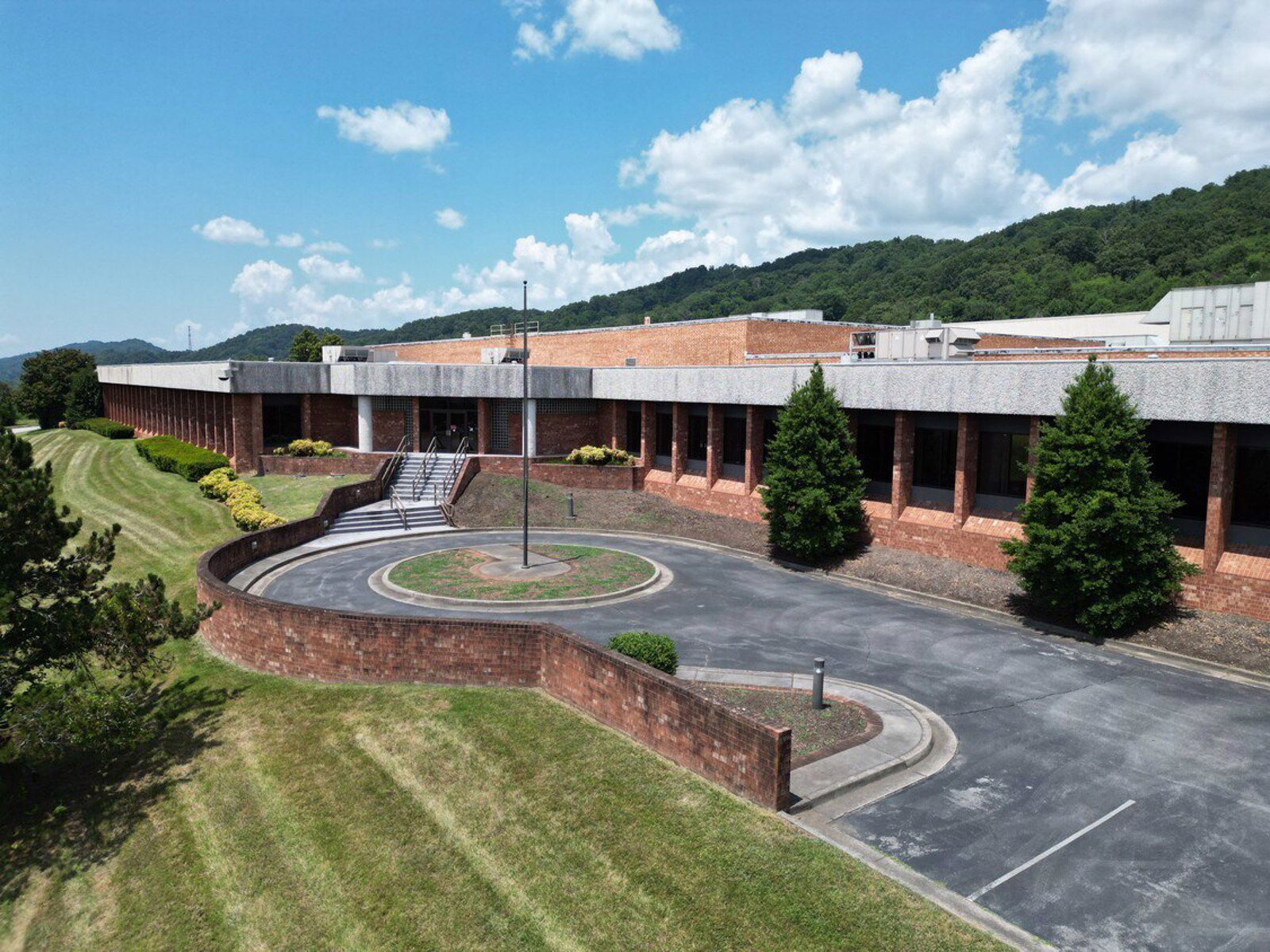 7500 U.S. 11W - Image 7