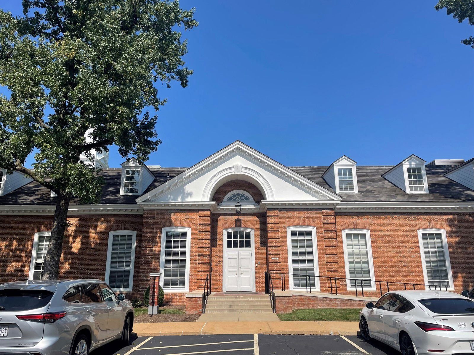 9900; building side3