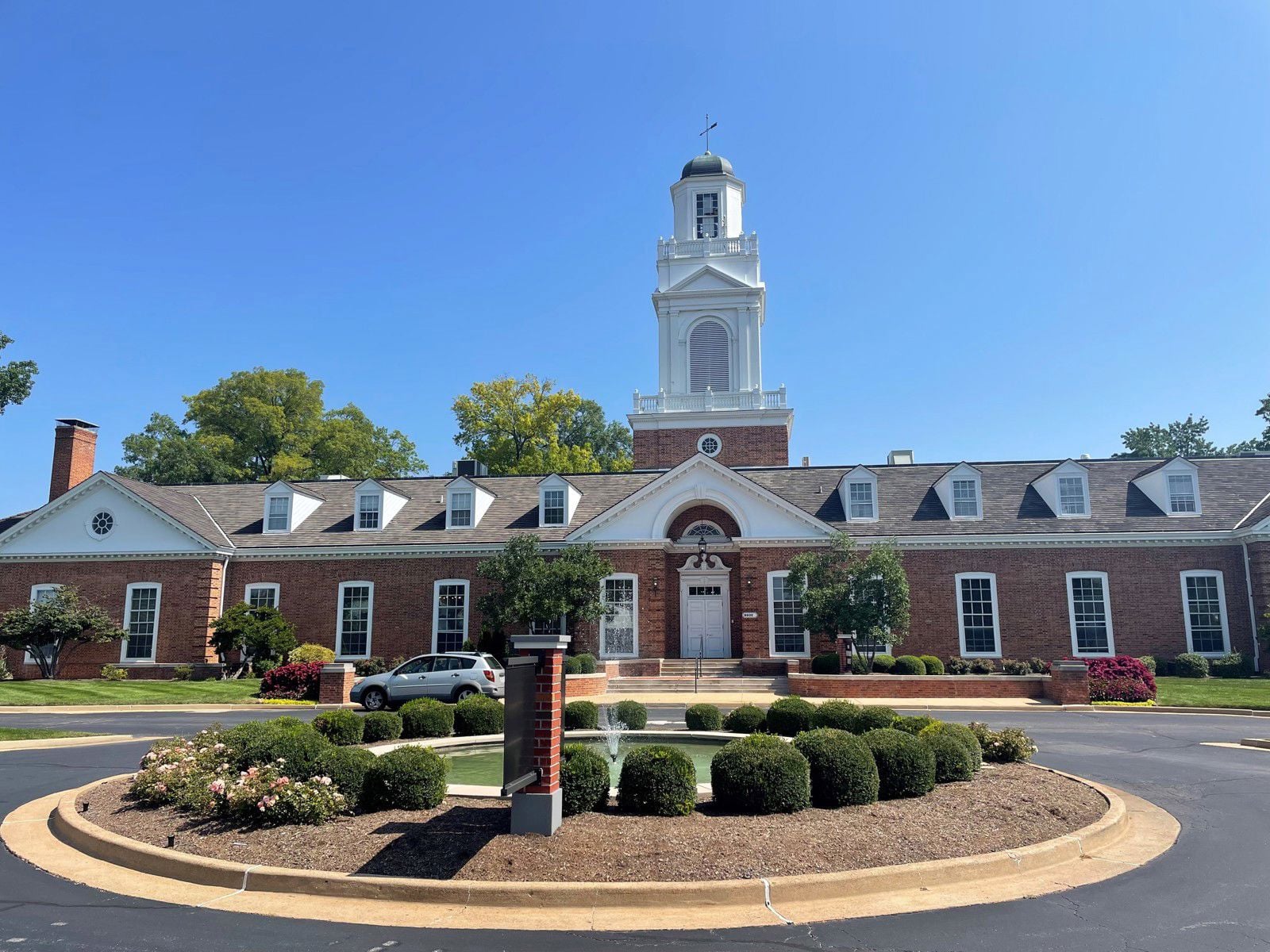 9900; building front6