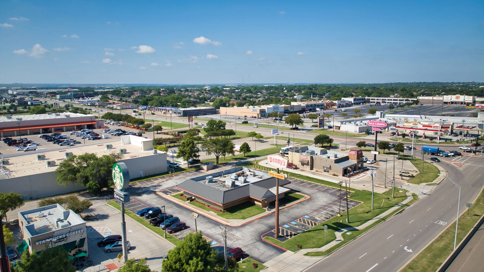 Freestanding Restaurant - Euless 1015 West Airport Freeway - Image 1