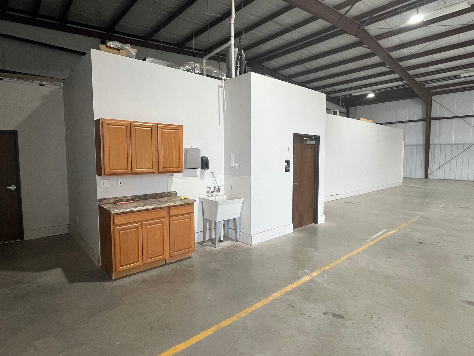 Building Photo - Interior