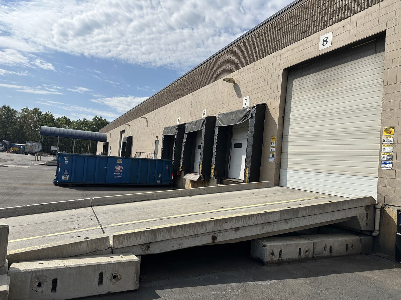 300 Columbus Loading View