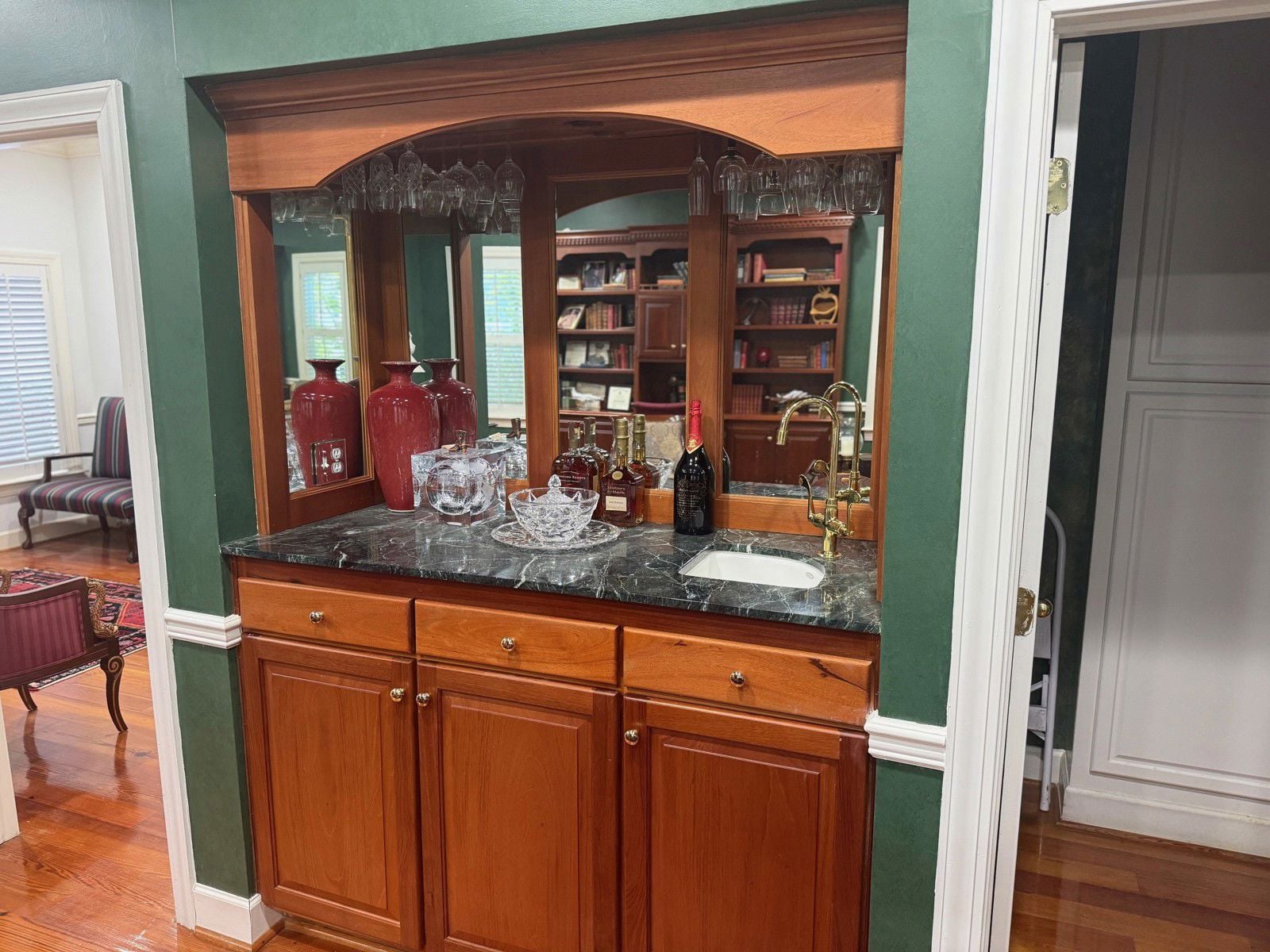 56 Wentworth 2nd Floor Front Office Bar