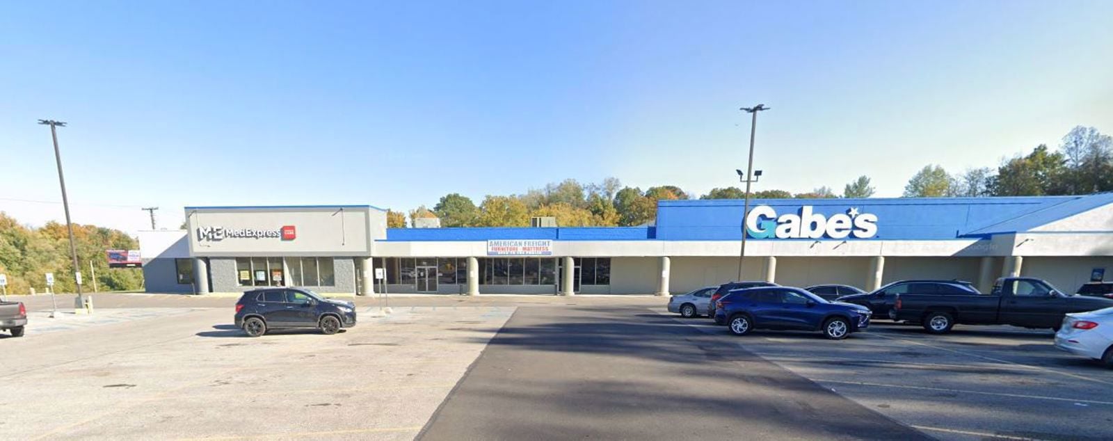 Huntington Plaza Storefront.JPG