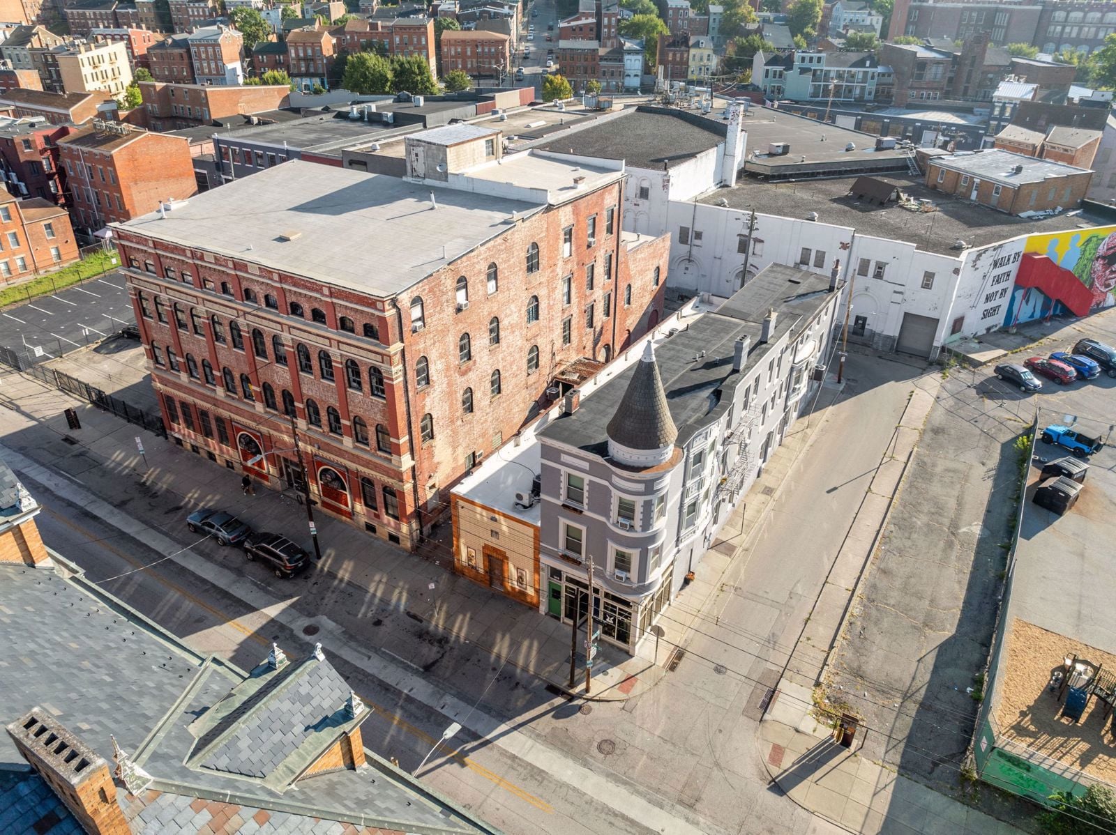 9-web-or-mls-1620 Vine St (9 of 34)