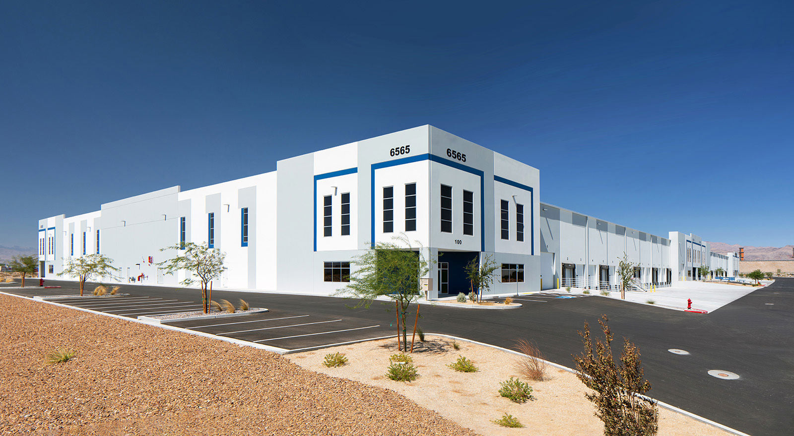 004-MM2_8696-pano-dermody-logisticenter-speedway-6565-nascar-las-vegas-nv-09-12-20-millermillerarchphotography_global listings