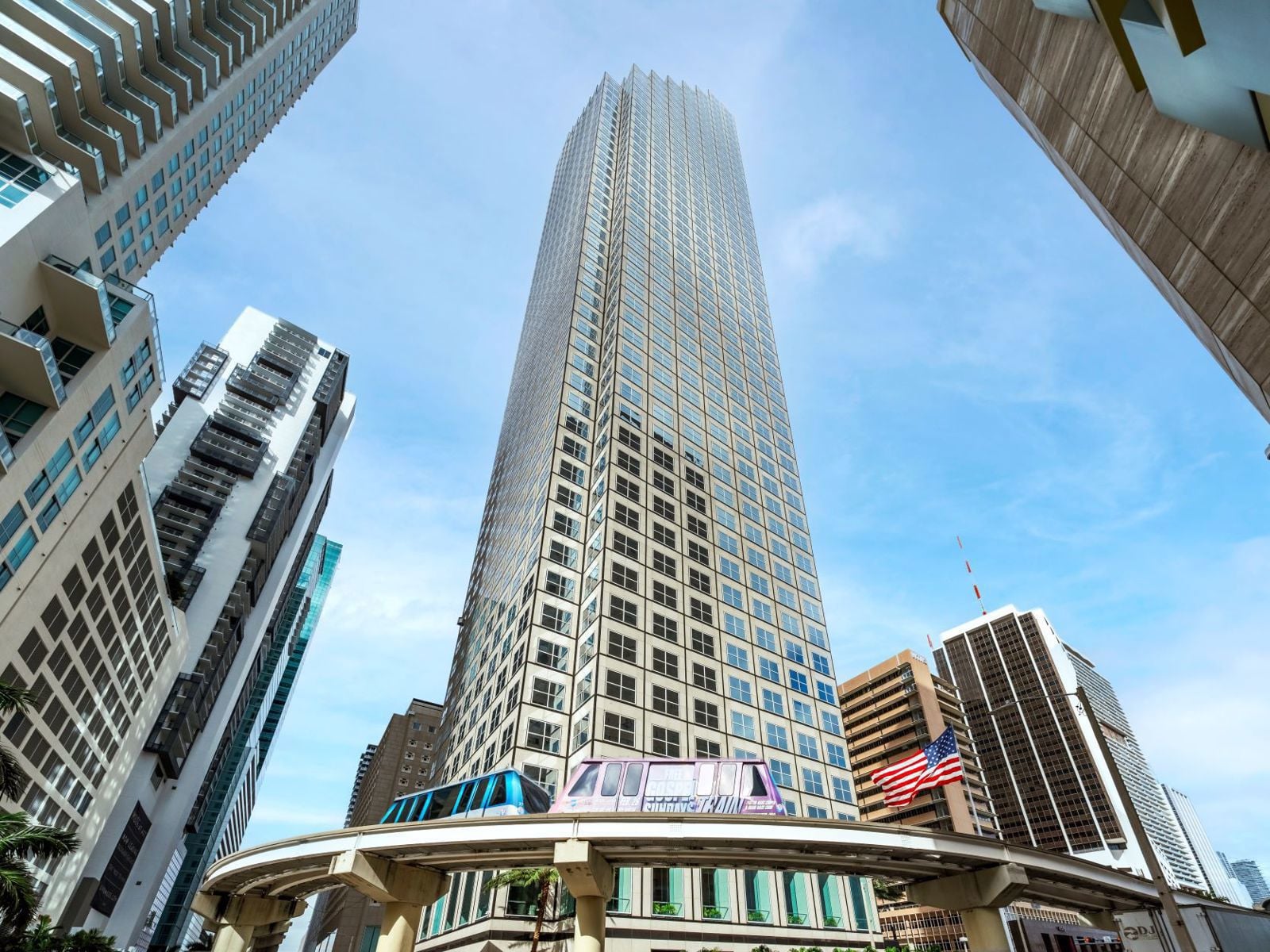 Southeast_Financial_Center_Ground_02