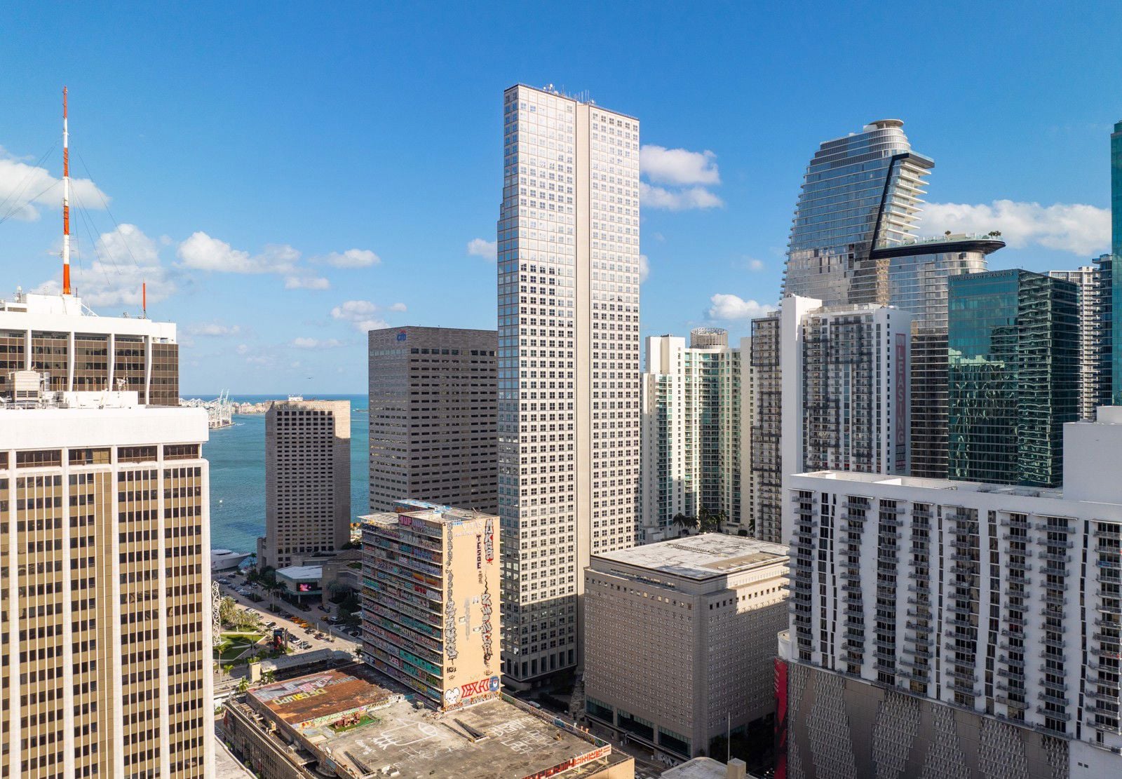 Southeast_Financial_Center_Aerial_01