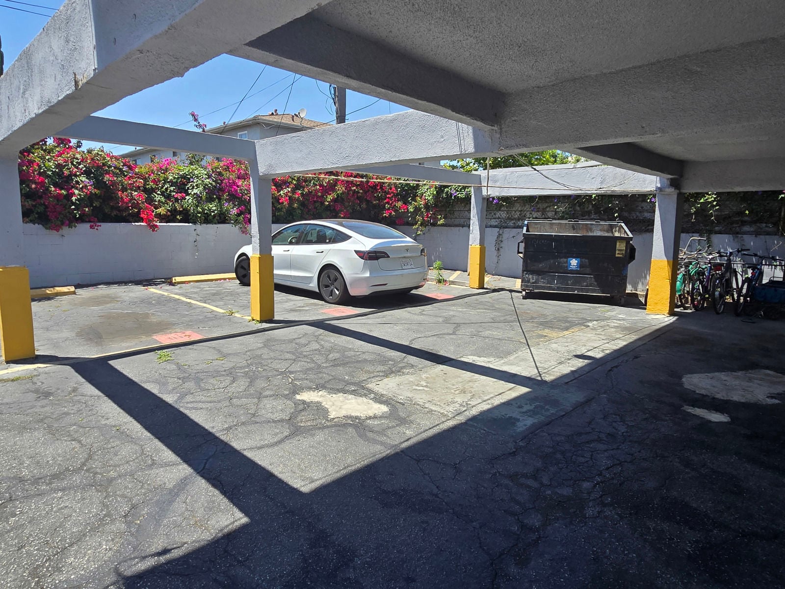 Part of 41-Unit Portfolio w/ 6736-6800 West Bl. 6121 Crenshaw Boulevard - Image 5