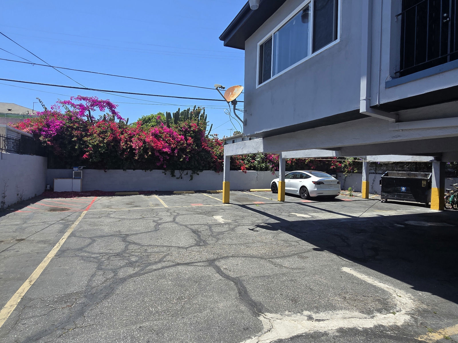 Part of 41-Unit Portfolio w/ 6736-6800 West Bl. 6121 Crenshaw Boulevard - Image 4