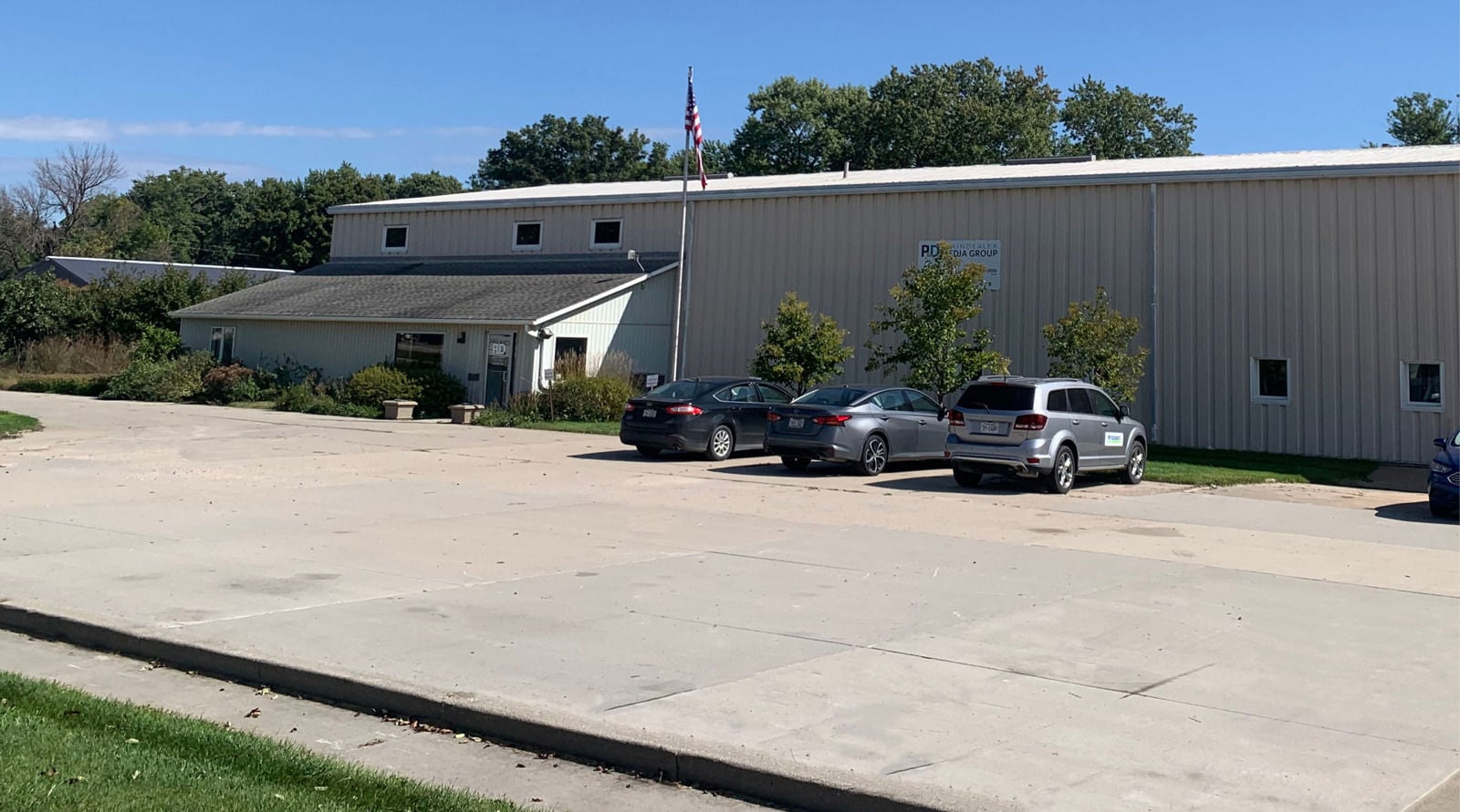 MAIN STREET LOCATION IN TEKAMAH WAREHOUSE WITH OFFICE 707 South 13th Street - Image 1