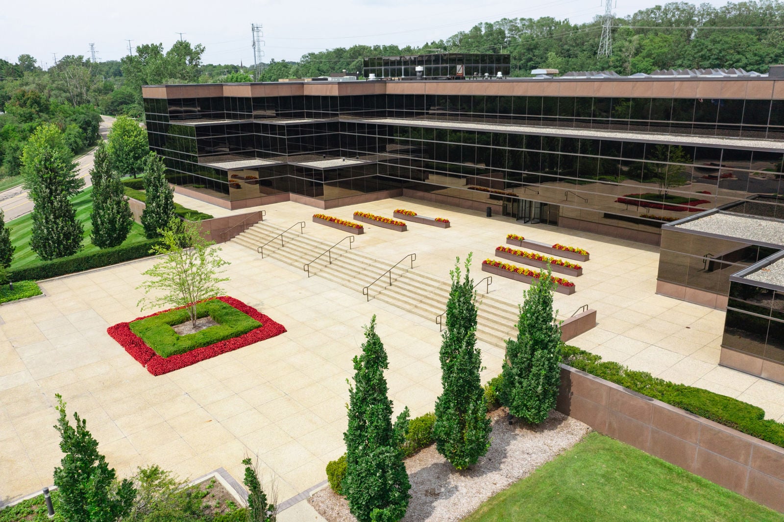 100 Bloomfield Hills Parkway - Image 1