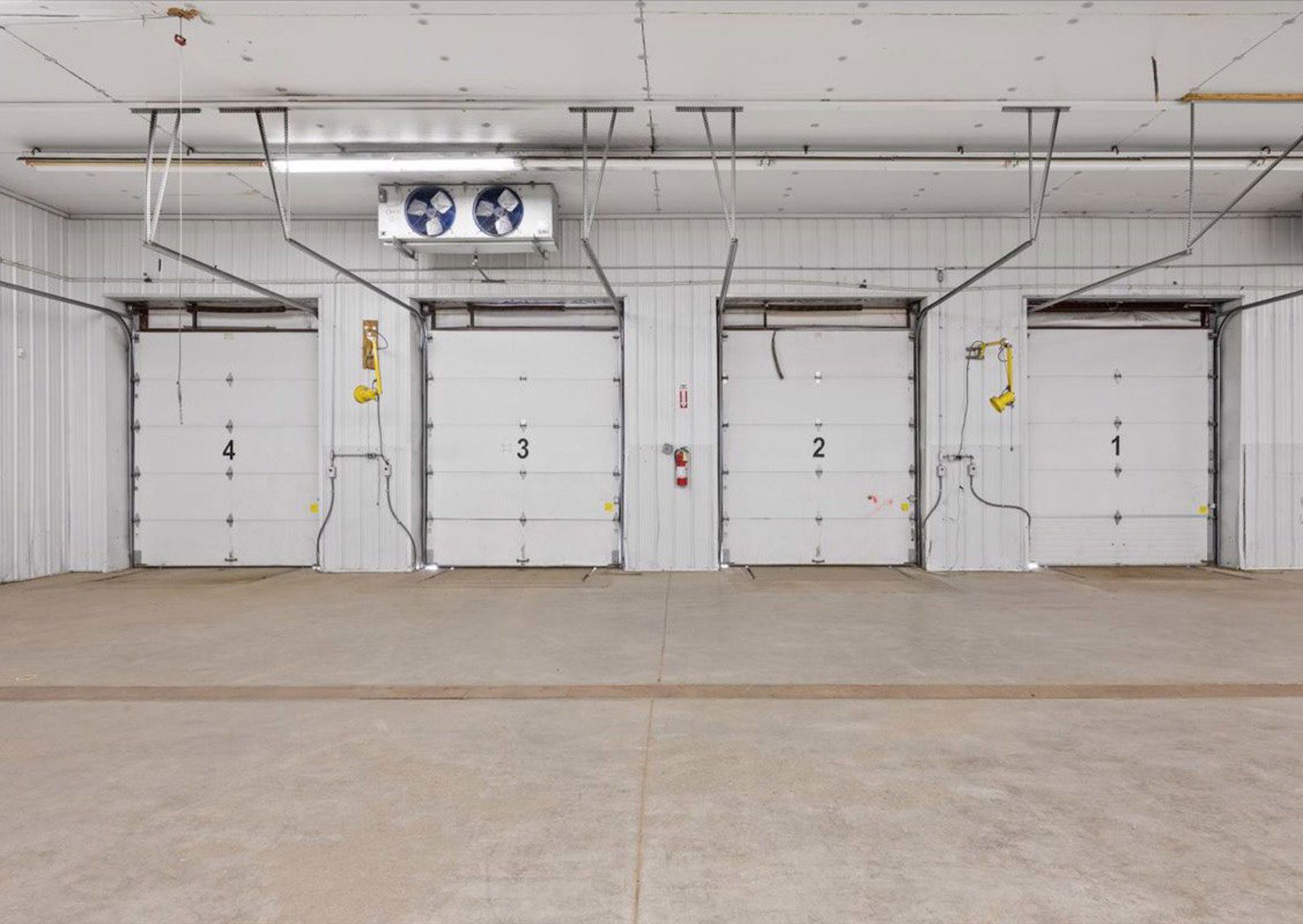 8th photo_26609 Newbanks Rd