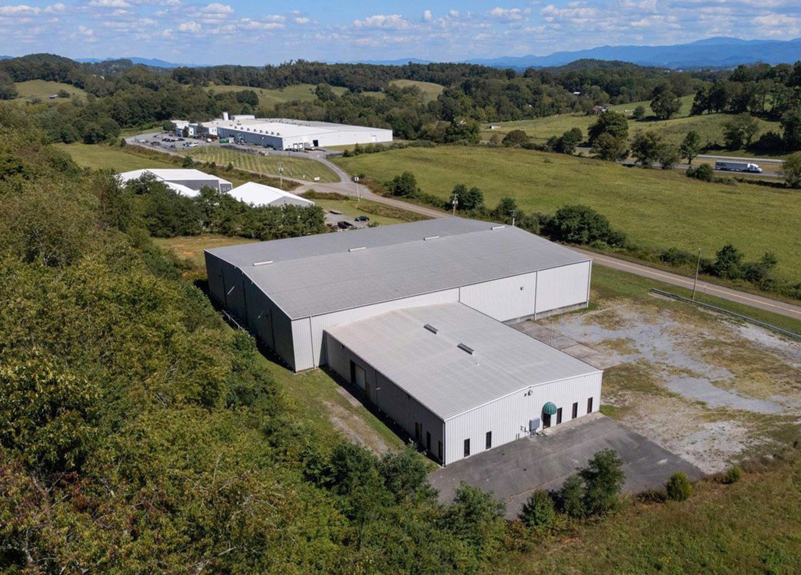 17th photo_26609 Newbanks Rd