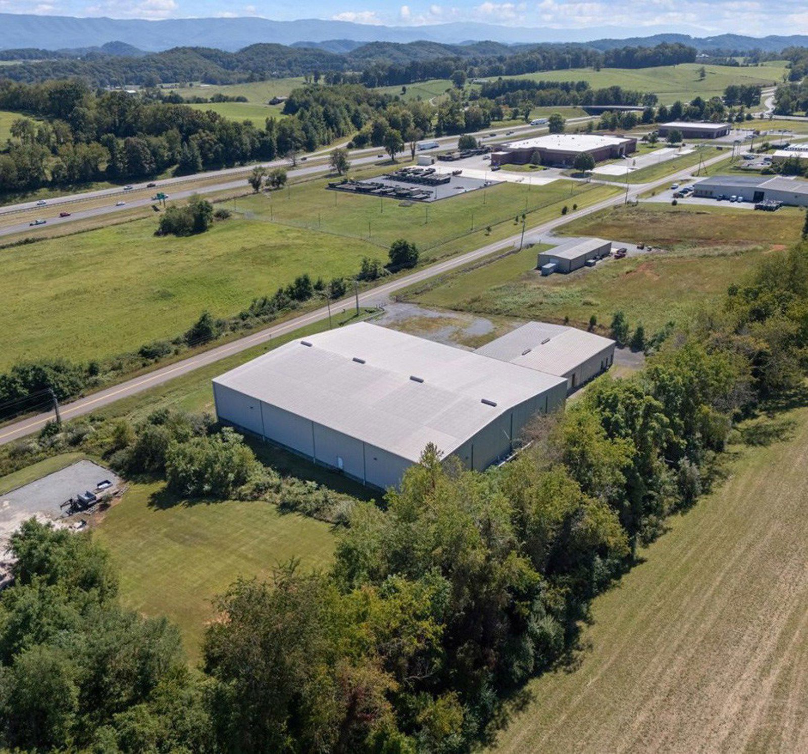 3rd photo_26609 Newbanks Rd