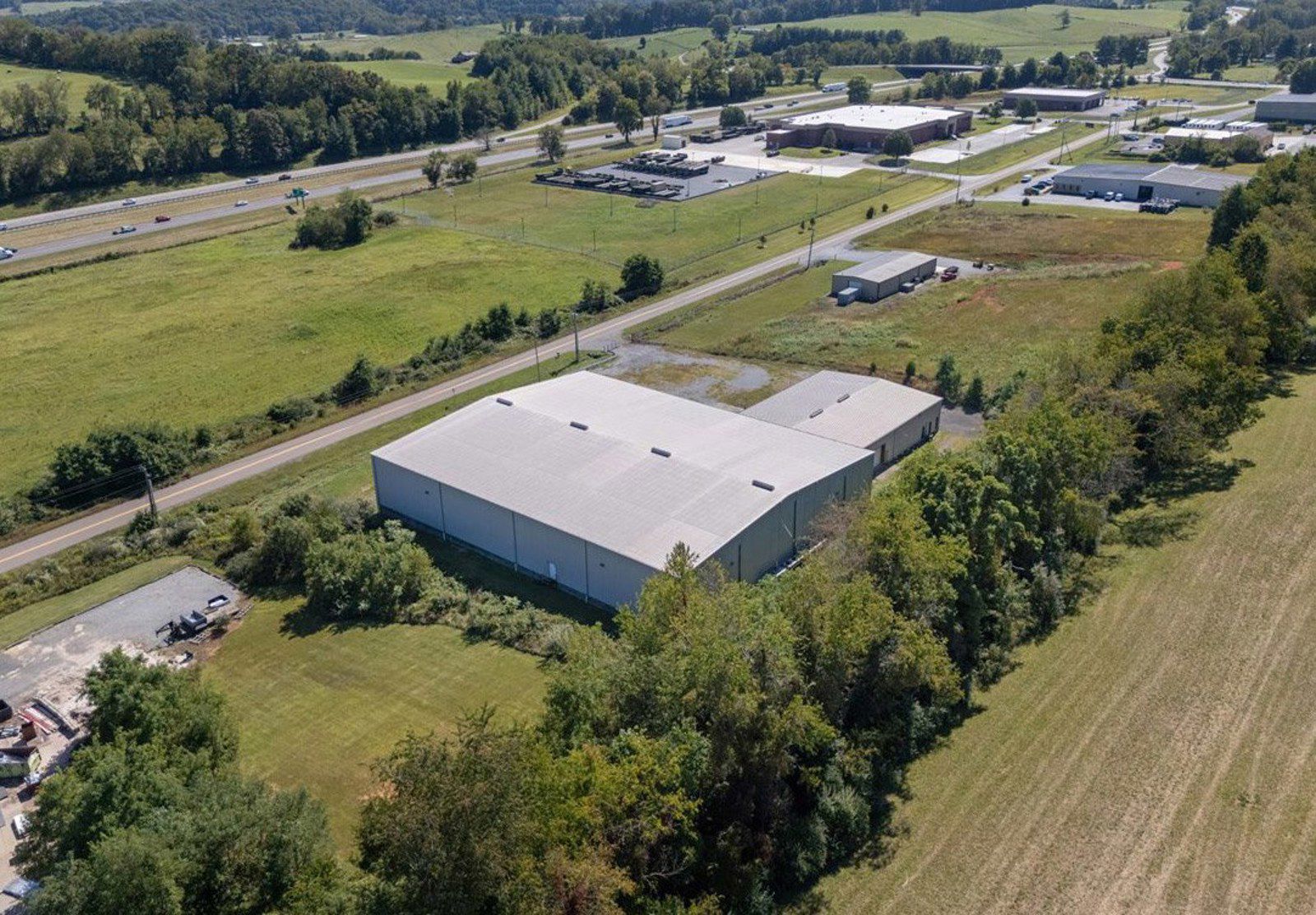 16th photo_26609 Newbanks Rd