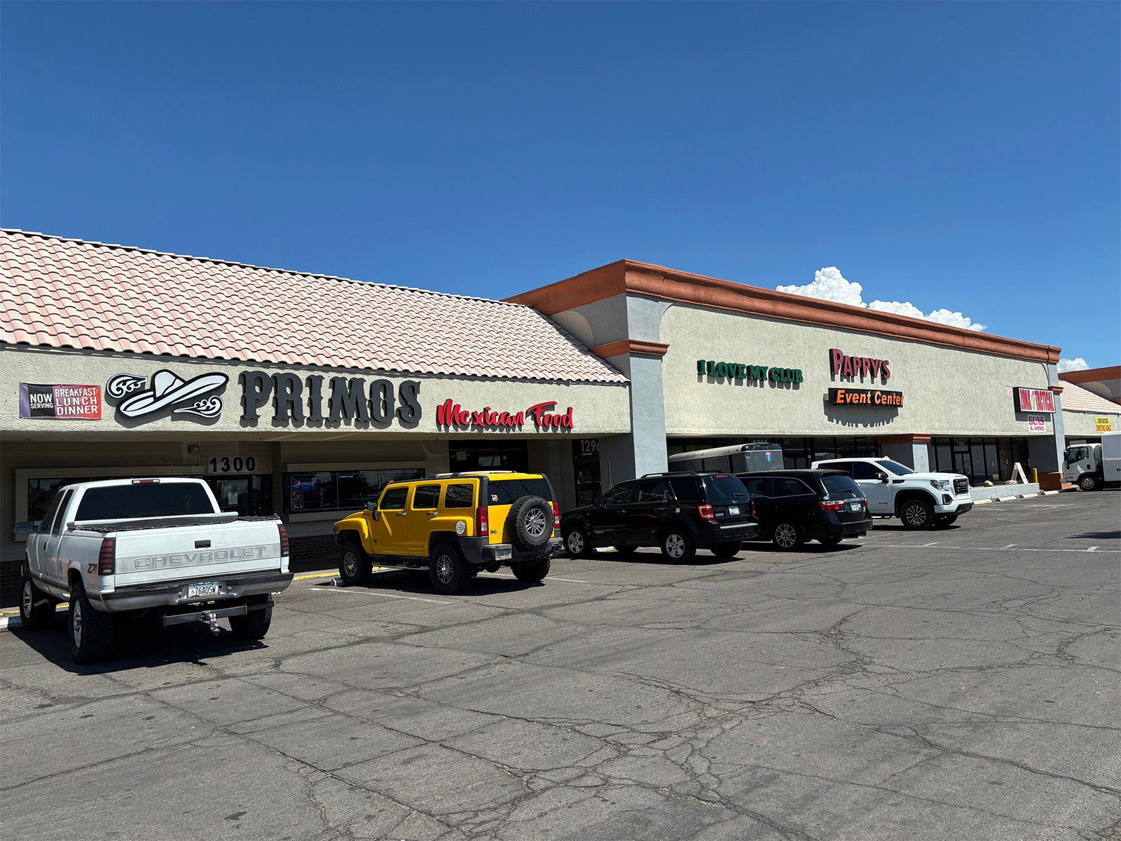 Flowing Wells Plaza_Shops4